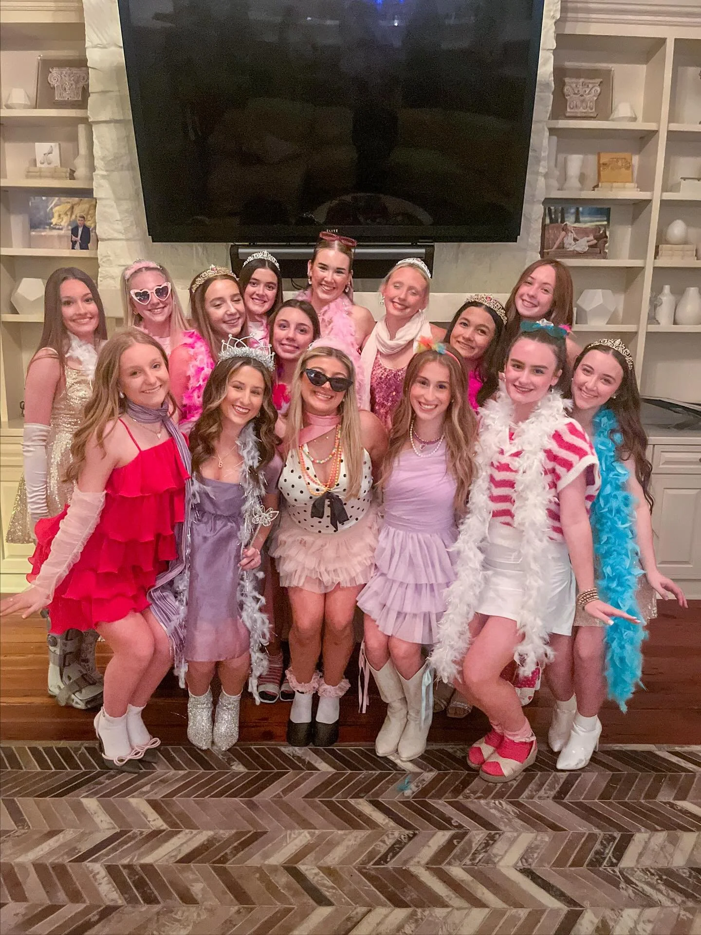 Was the fanciest, nanciest, Spinsgiving ever!!! 🫶🏼👗💍👠💋