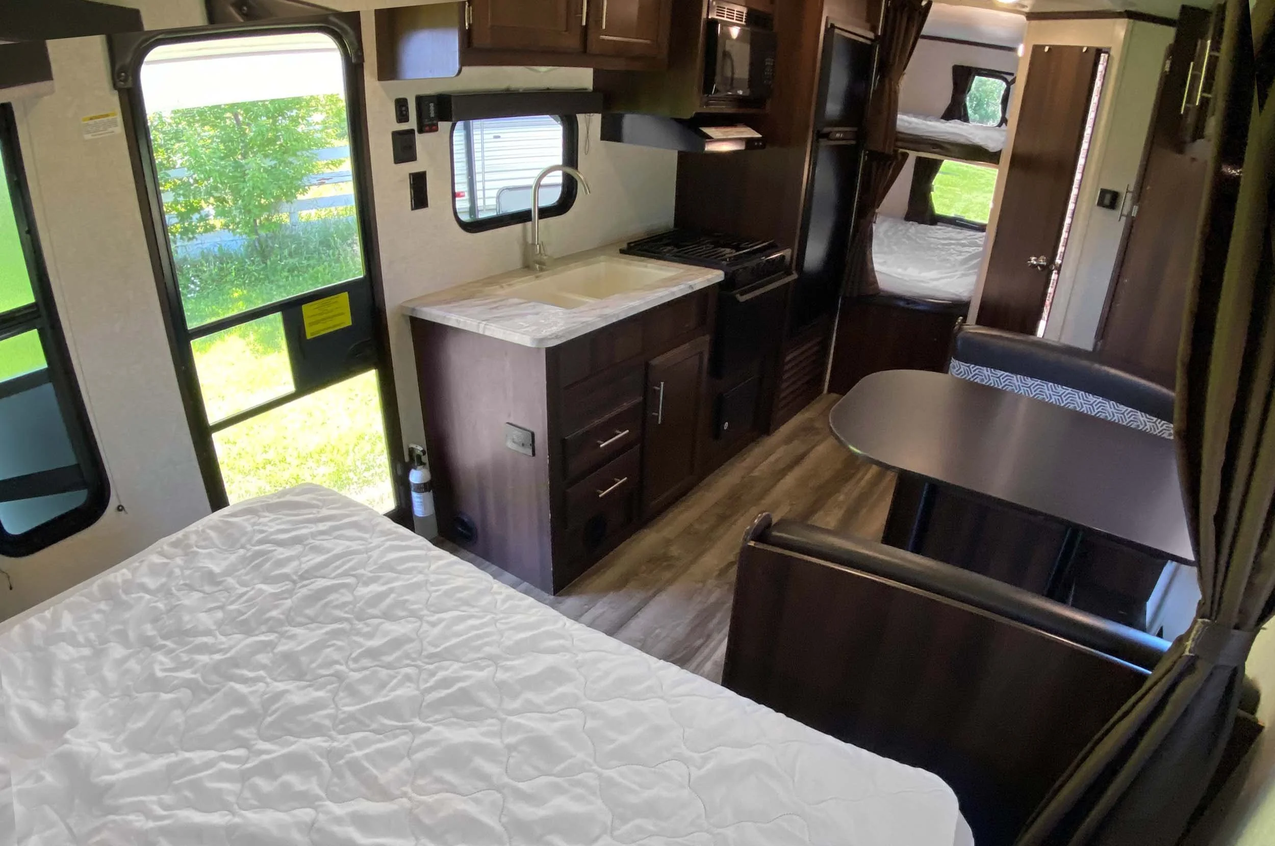 Jayco-Flight-224-Interior2.jpg