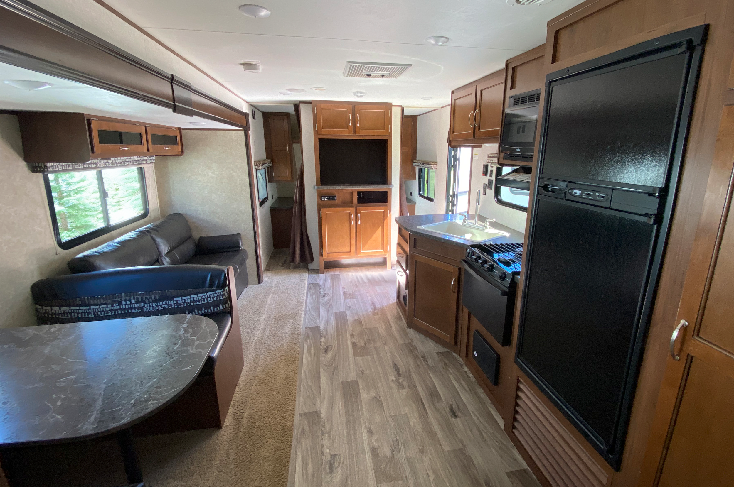 JAYCO 26 BHS-Kitchen.png