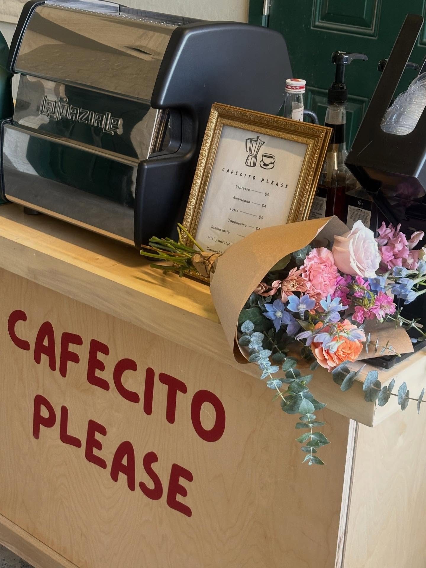 Caffecito y Flores ✨💐🪩☕️💘