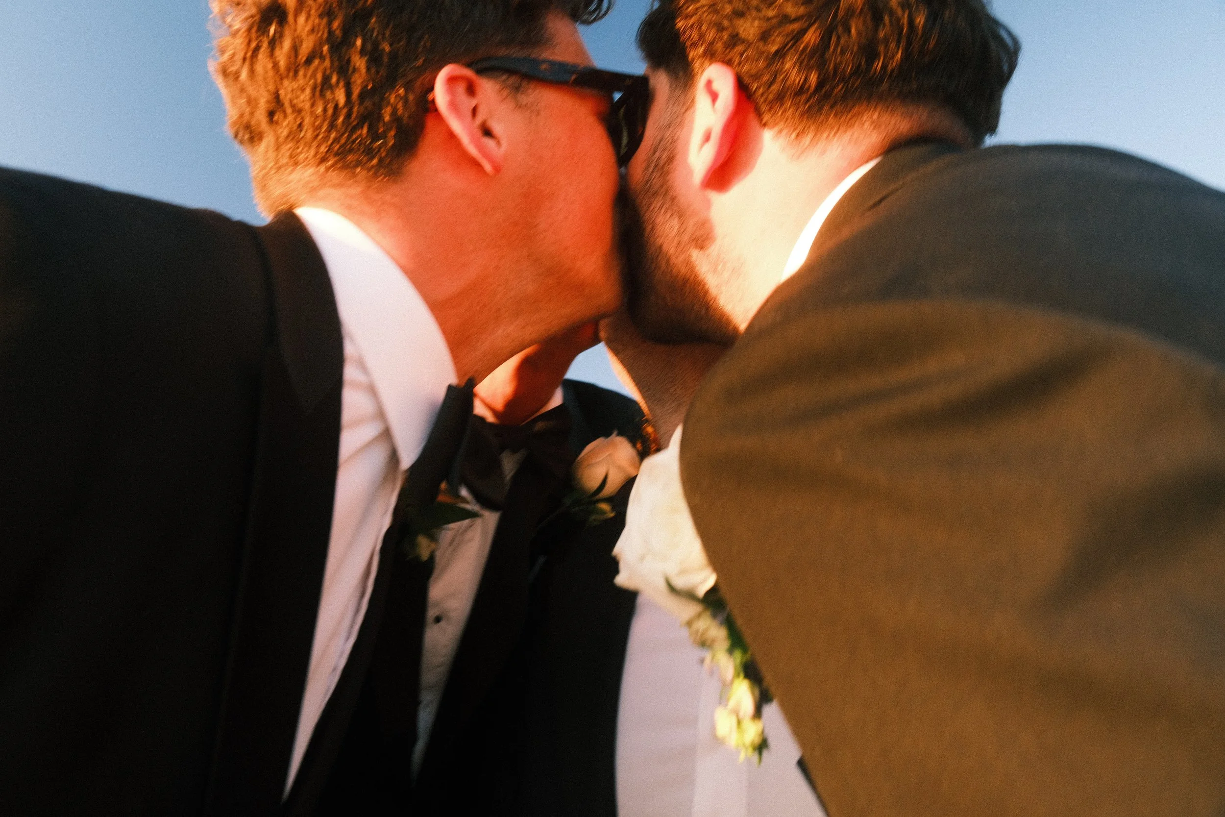 Groomsmen Kiss_Photos3 - H&E 18.10.2026 7.jpg