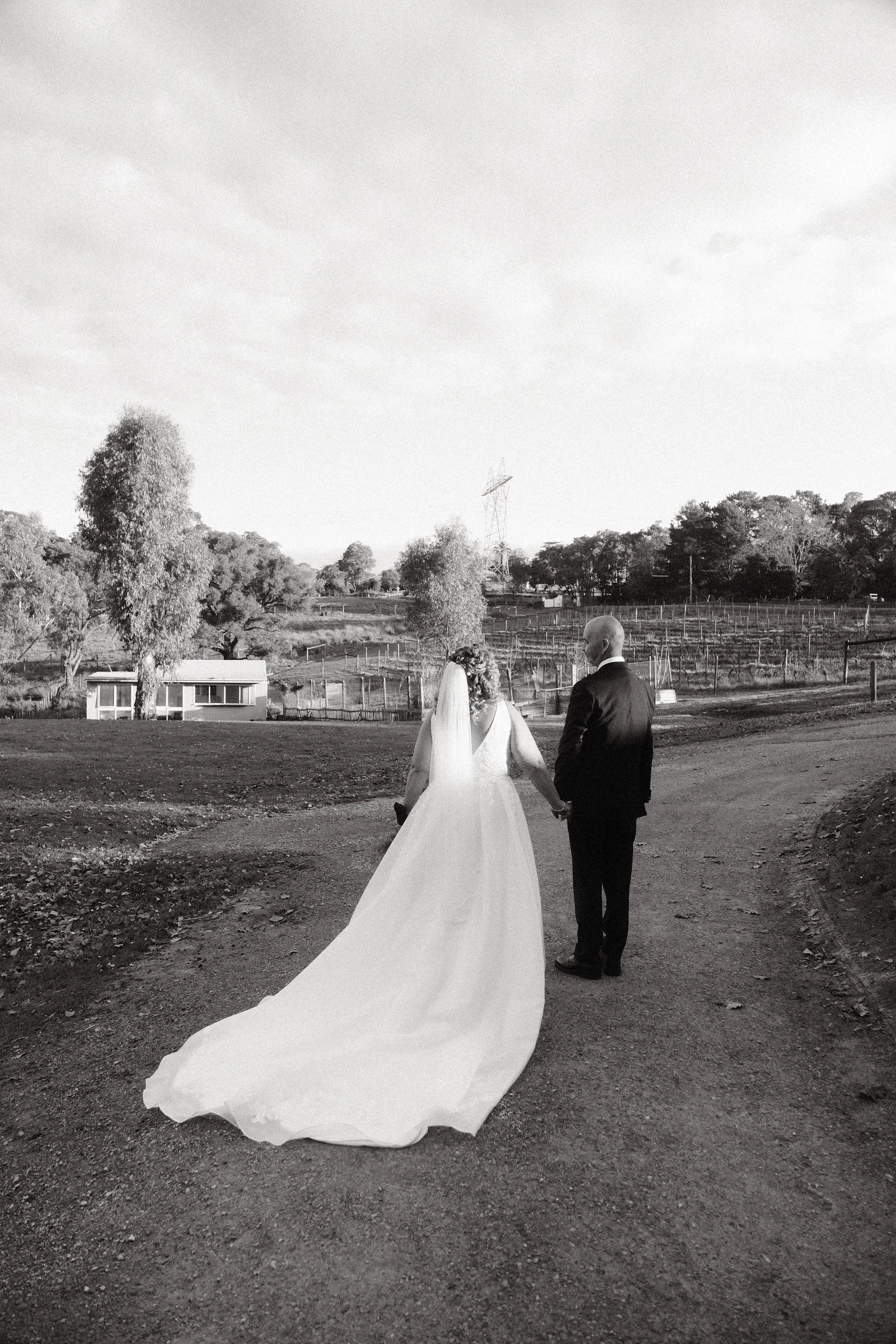 Couple_Barn Walk - Heidi & Hakan_15.08.2026 14.jpg