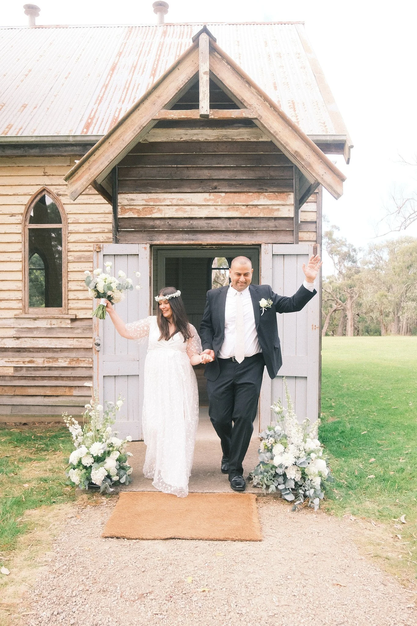 Couple_Walk Out - Loreta & Varol 5.jpg