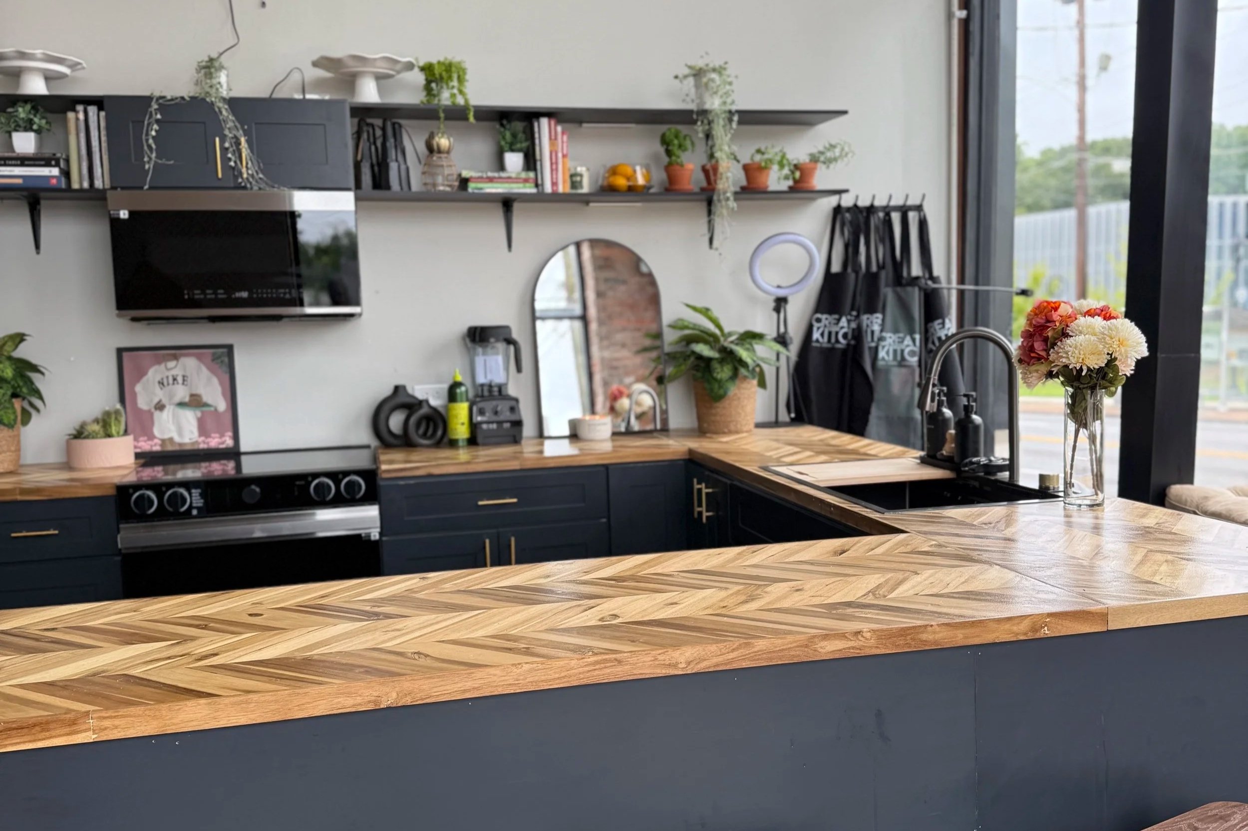 Creator’s kitchen party space