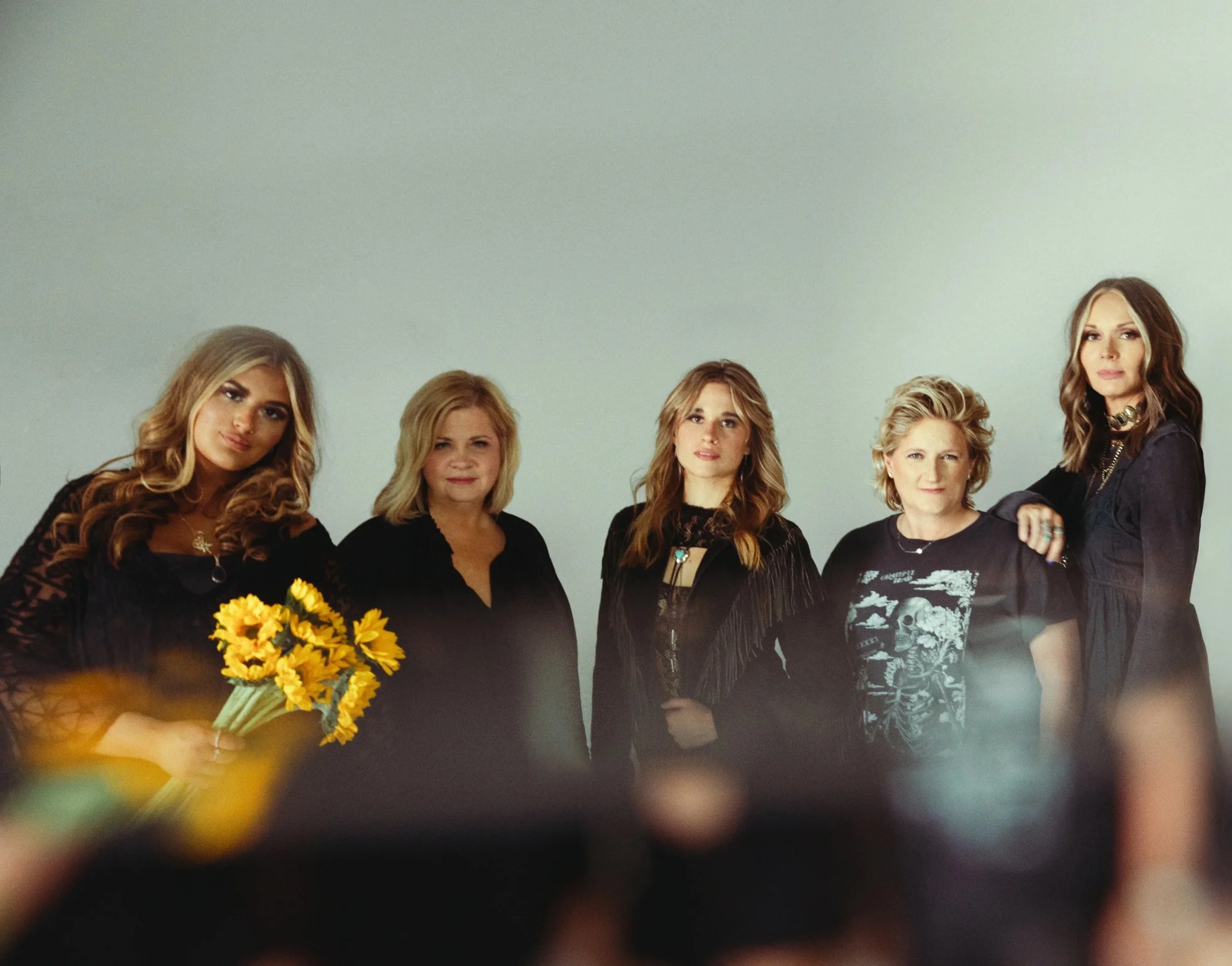 DISClaimer Single Reviews: Sister Sadie Brings ‘Tart Lyric &amp; Swaying Fiddling’