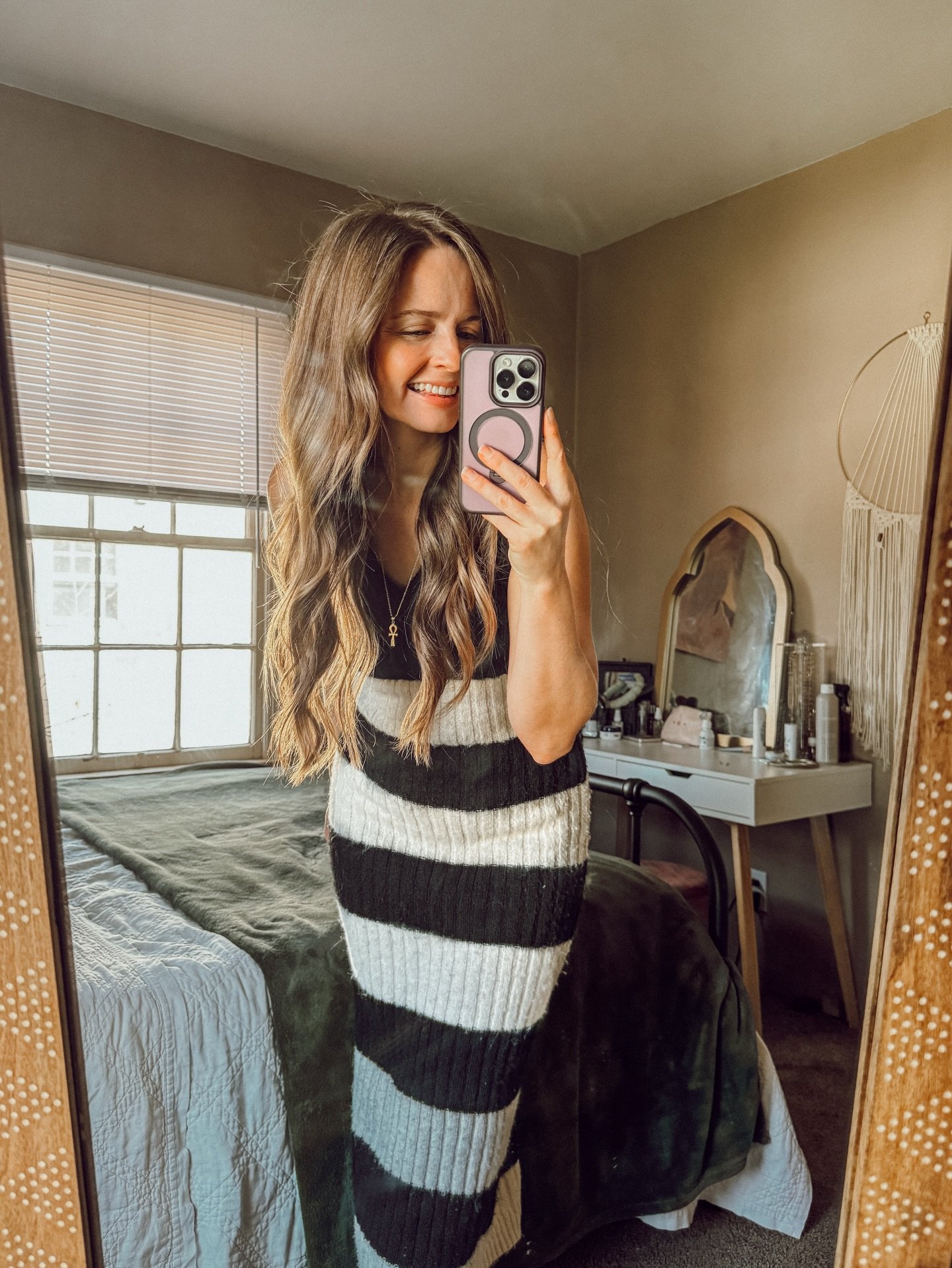 Hi, I&rsquo;m Kelsey.
It&rsquo;s been a while since I&rsquo;ve properly introduced myself here.

A few things about me:
&bull; Single mom of two
&bull; 4/6 Mental Projector
&bull; Most myself in nature
&bull; Community, soul sisters, and family are e