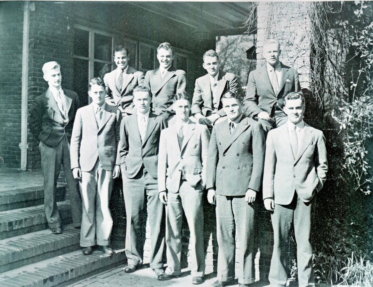 Theta Zeta DKE 1935