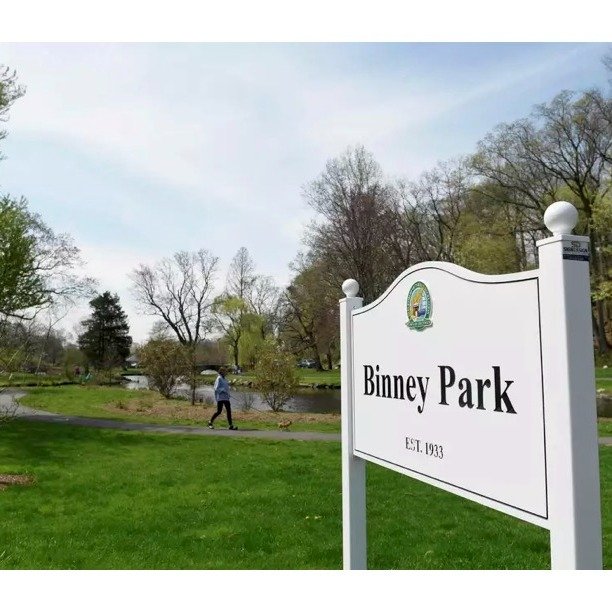 DPW is holding a public hearing on the pedestrian crossing at Wesskum Wood Road in Binney Park. Details below.
*************
The Town of Greenwich Department of Public Works will be holding a virtual public hearing to present and receive feedback on 