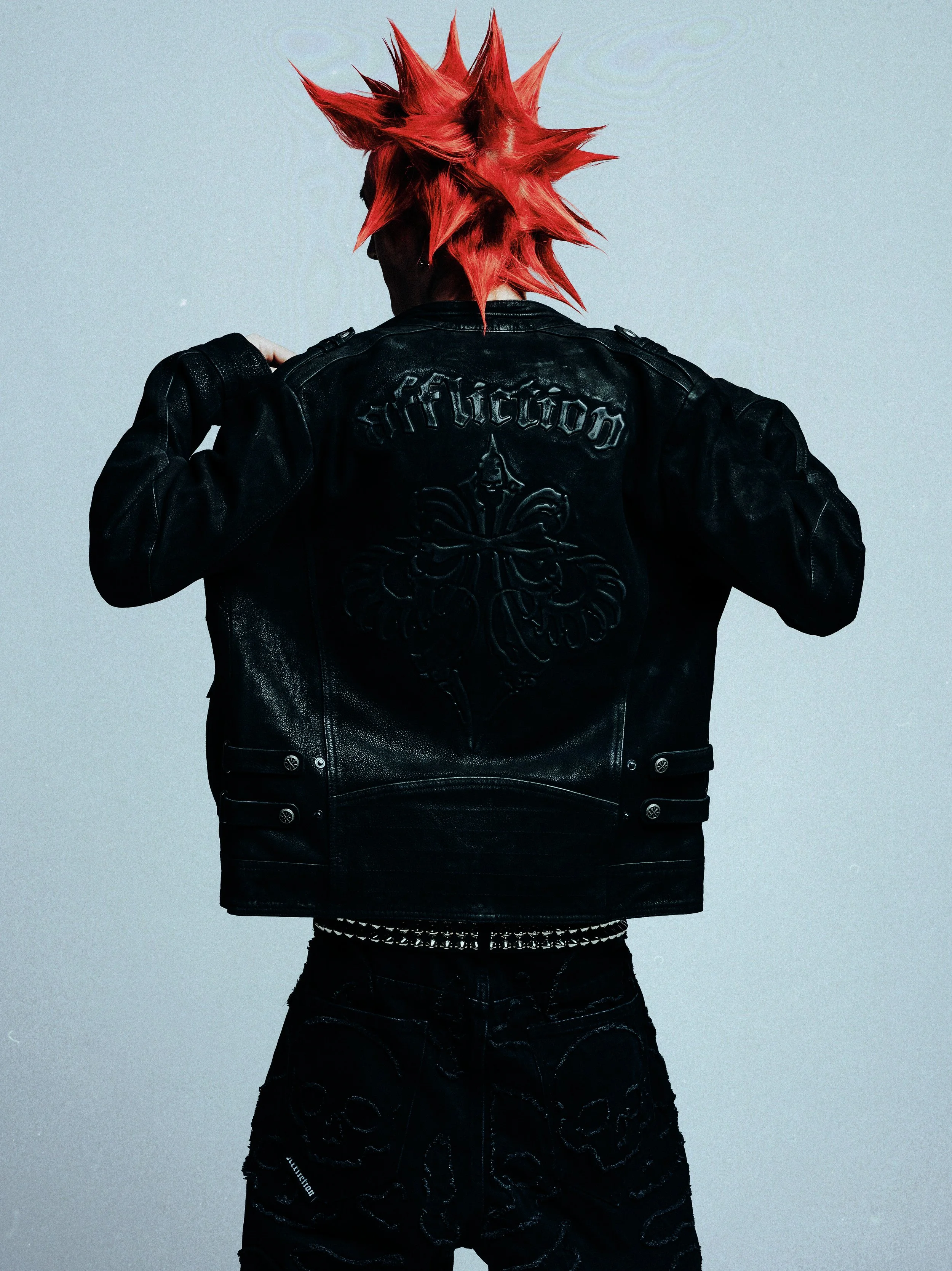 Founded in 2005 as a passion project among friends, AFFLICTION rejects convention and pushes the boundaries of what’s possible. Known worldwide for high-coverage, hand-drawn graphics exploring conflict and contrast, the brand stays true to its core w