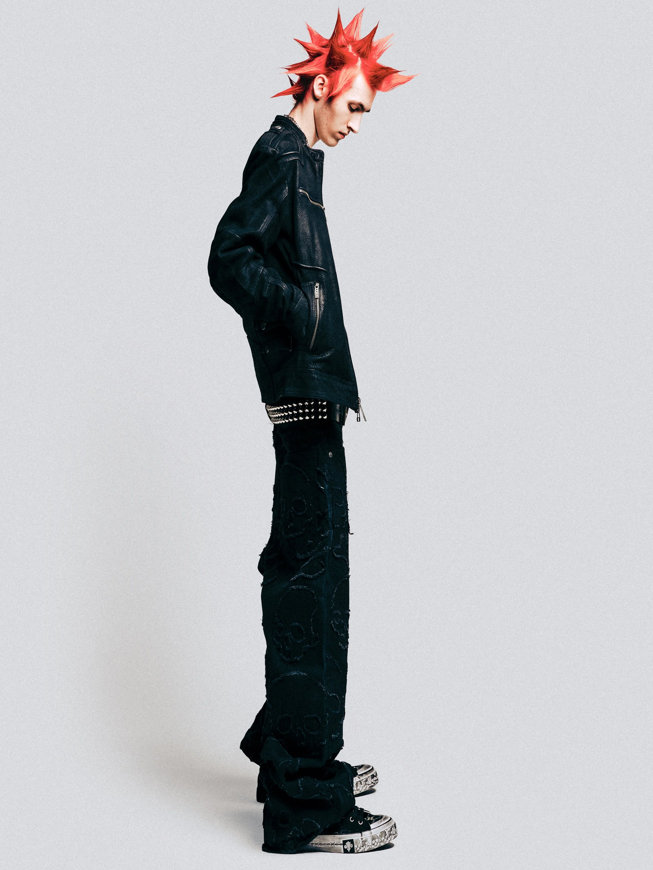 Founded in 2005 as a passion project among friends, AFFLICTION rejects convention and pushes the boundaries of what’s possible. Known worldwide for high-coverage, hand-drawn graphics exploring conflict and contrast, the brand stays true to its core w