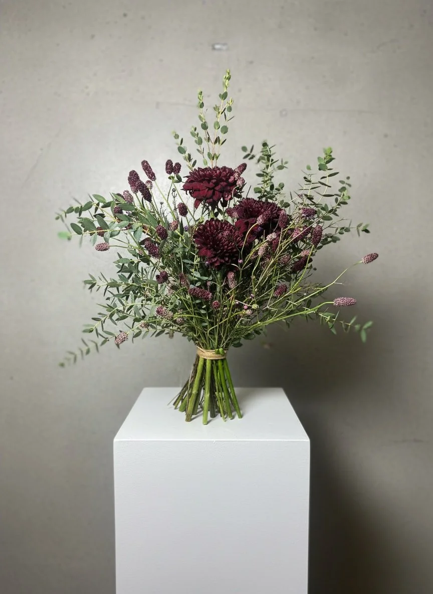 Ramo de Flores de Temporada - Tonos Burdeos