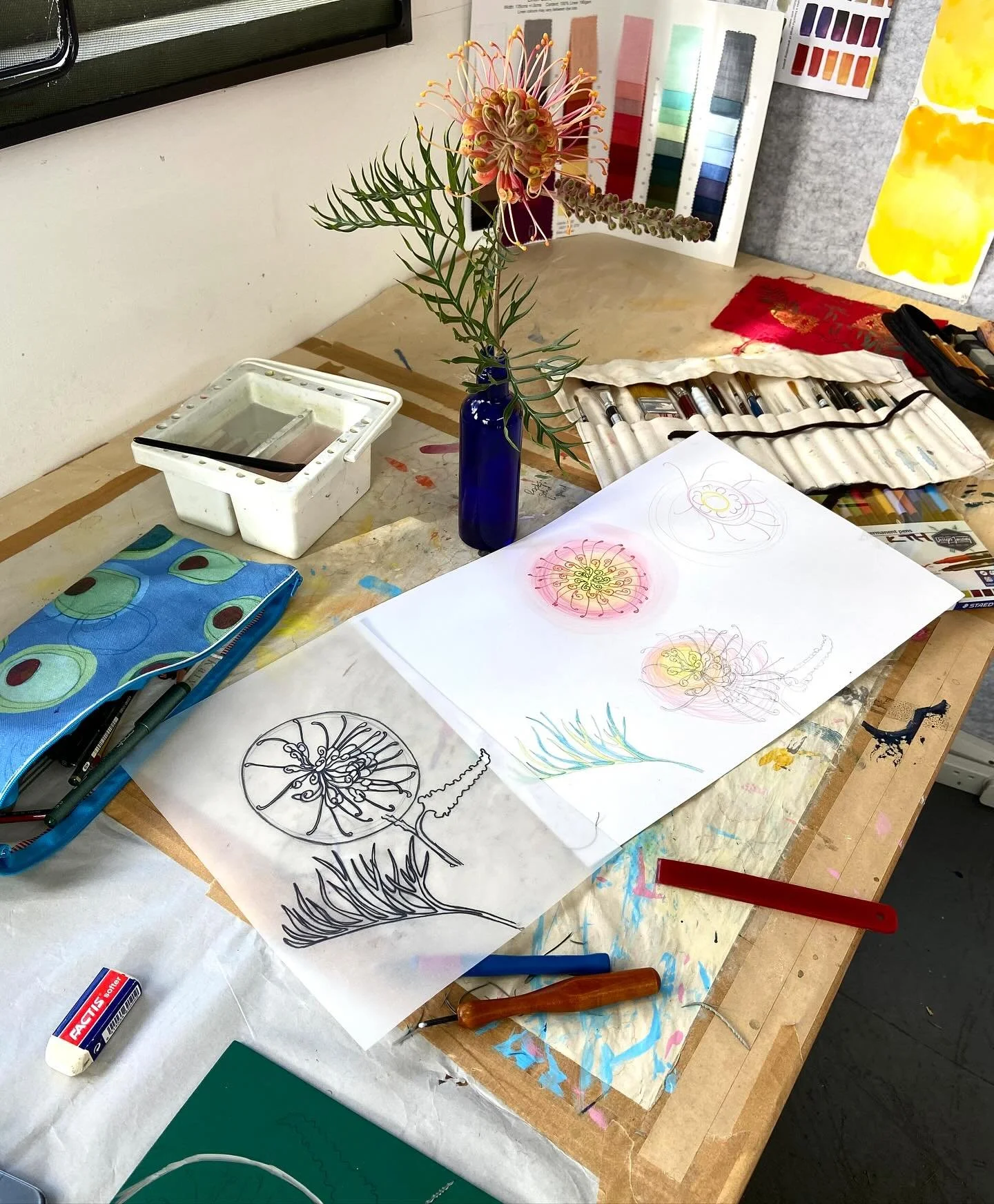 Playing with a favourite flower: a pink Grevillea (var. &lsquo;Ivanhoe&rsquo;), trying out different colours of ink &amp; linen, for homemade tea towels.
See in my studio, details: https://www.artistsopenstudios.com
November 15th and 16th, November 2