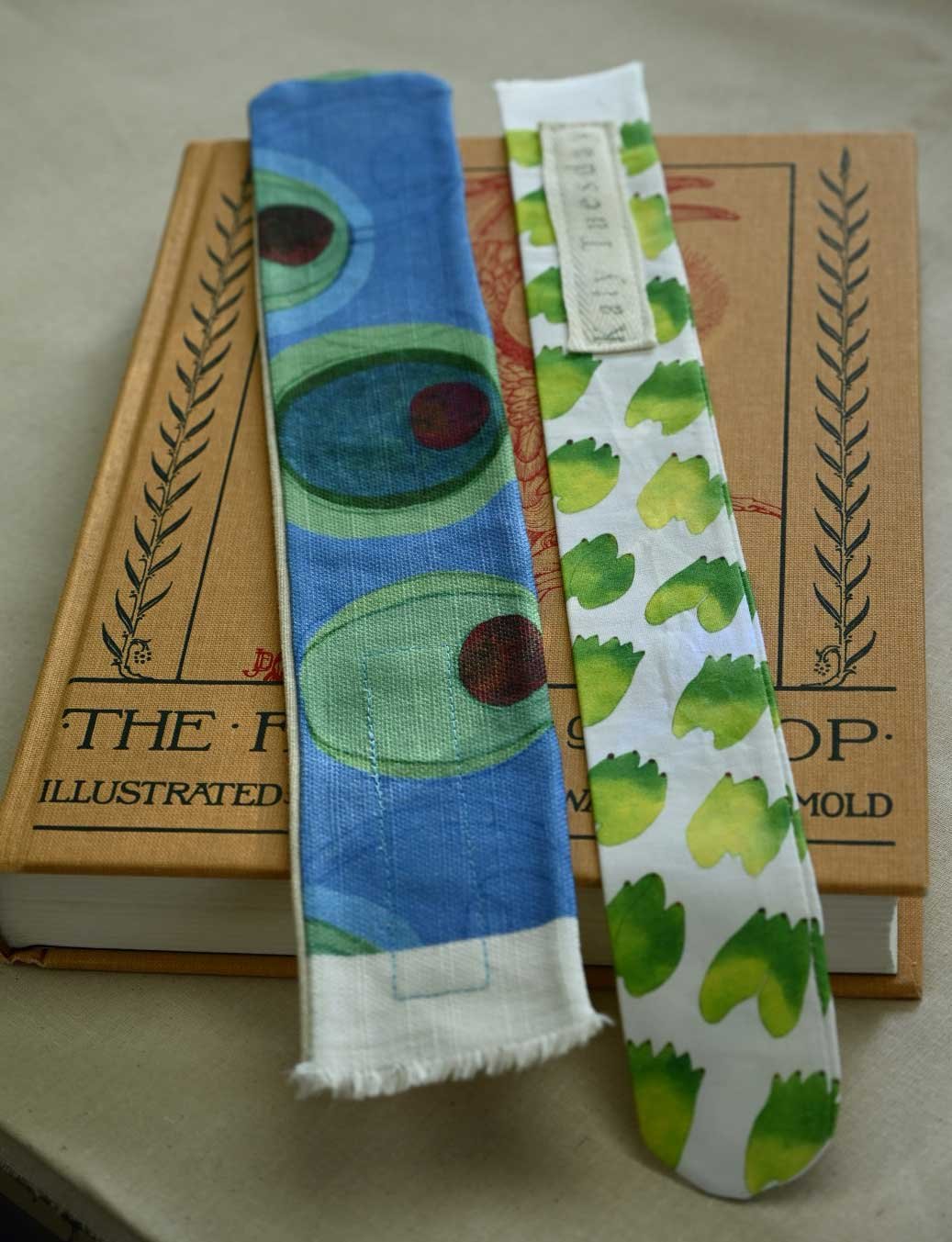 Katy-Tuesday-2-bookmarks-on-Fables-book.jpg