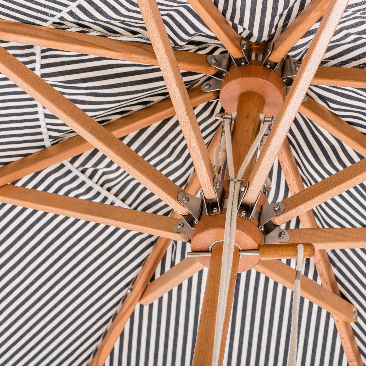 BPU-M-LAU-NVY-MARKET-UMBRELLA-LAURENS-NAVY-STRIPE-WEB-3.jpg