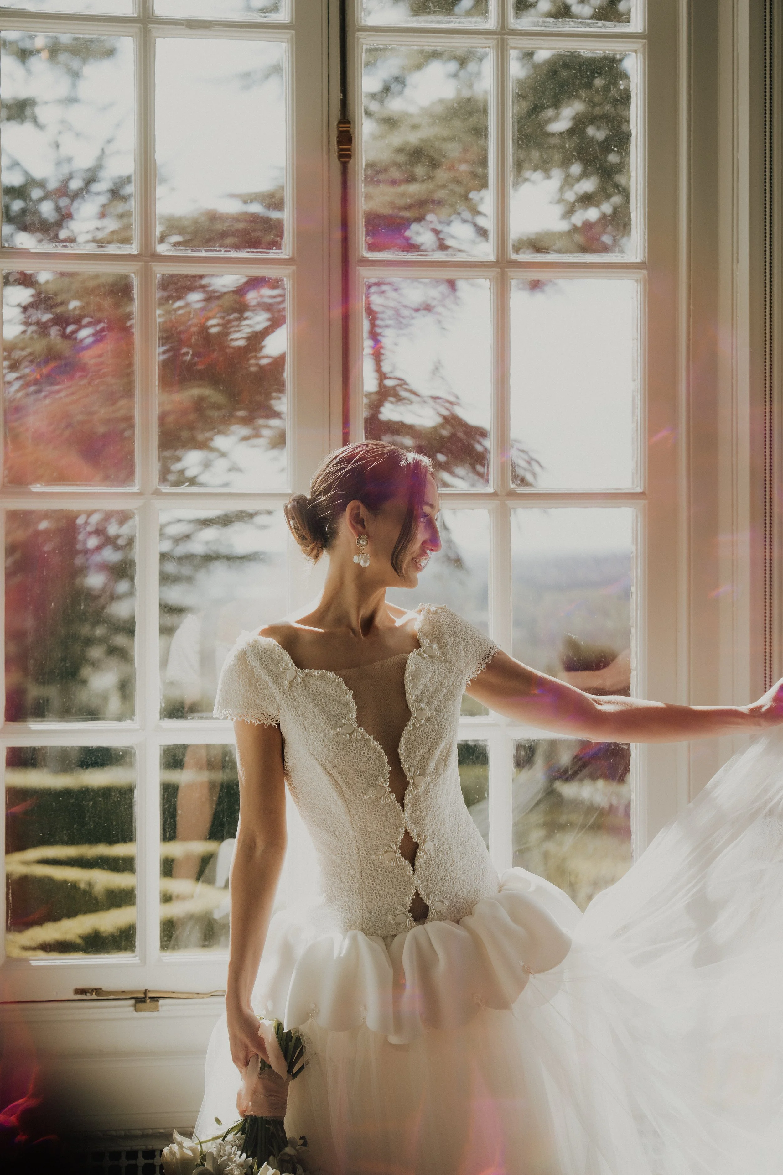 Bride getting ready at hedsor house-4.jpg