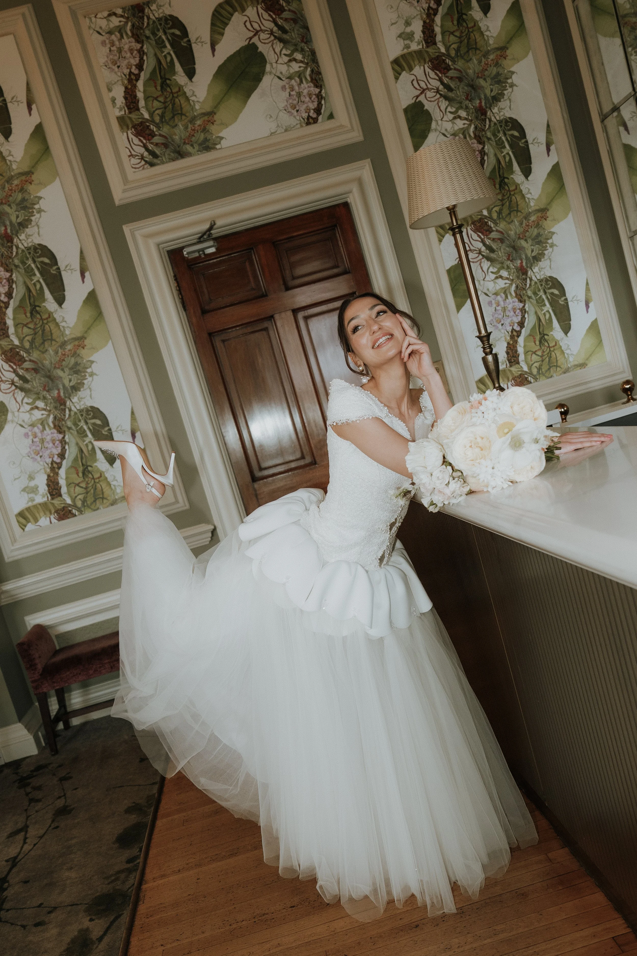 Bride getting ready at hedsor house-6.jpg