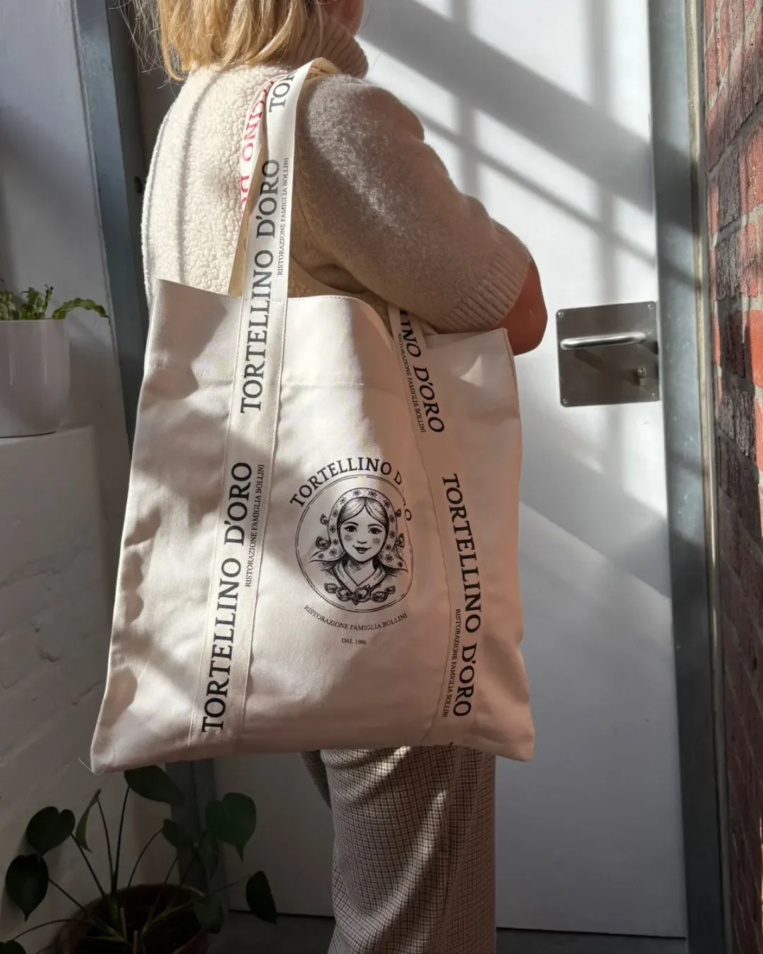 Signature Strap Bag