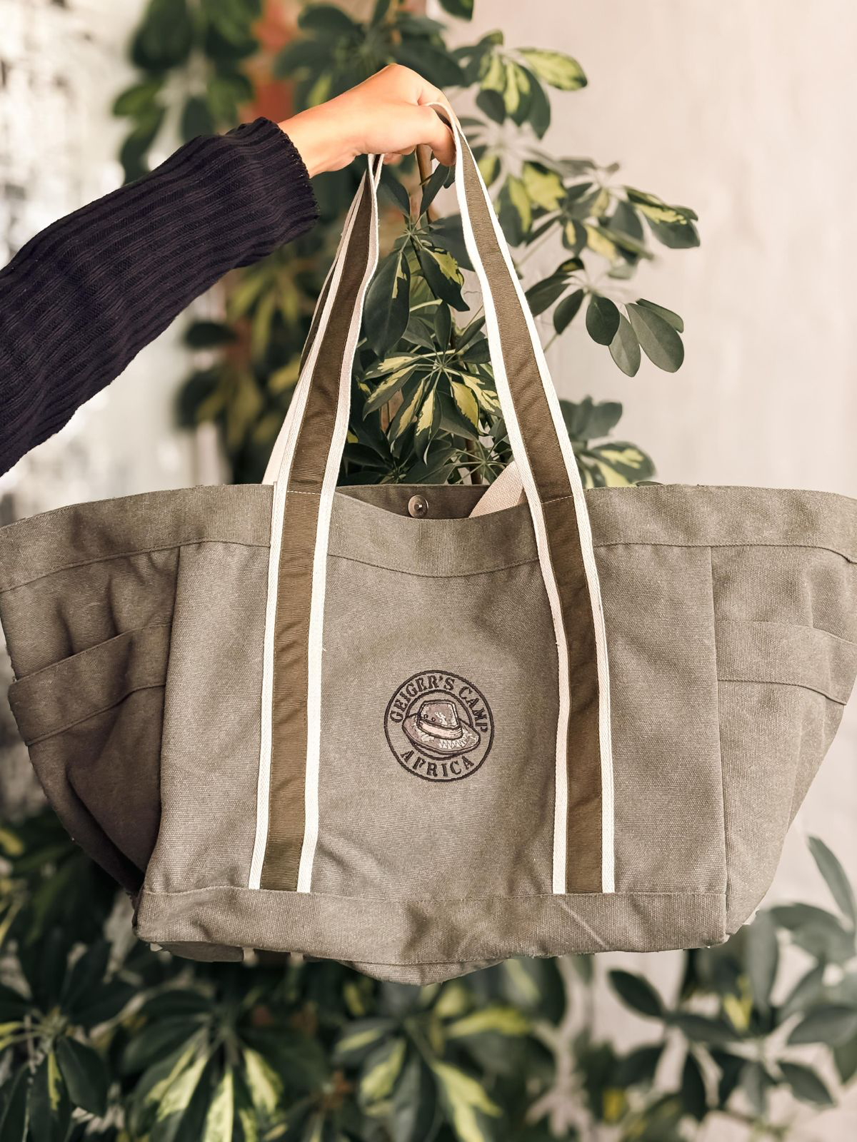 Mostari-bag-light-olive-white.webp
