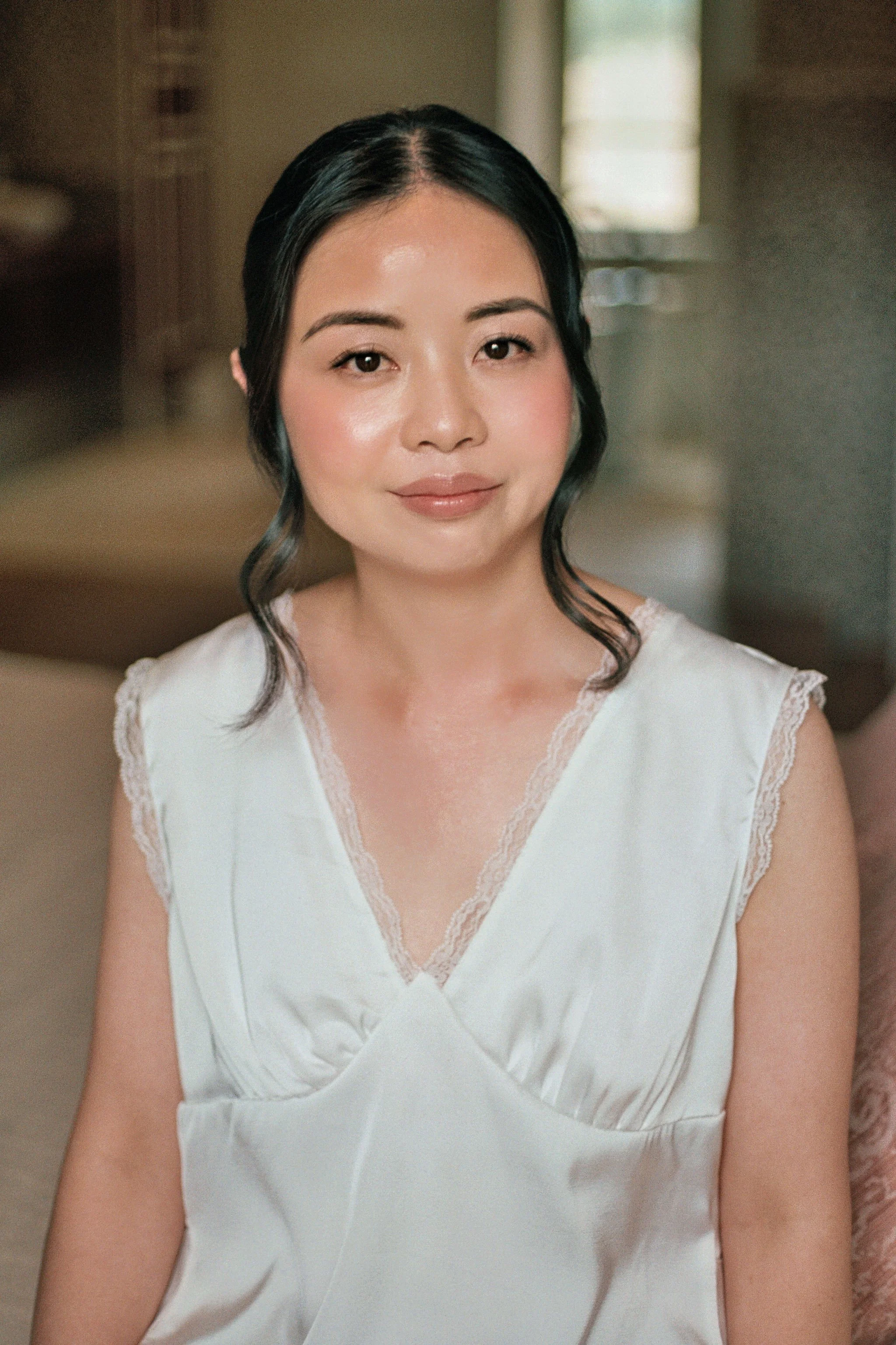 Bridal portrait with glowing skin and luminous natural makeup, destination wedding makeup artist in the South of France