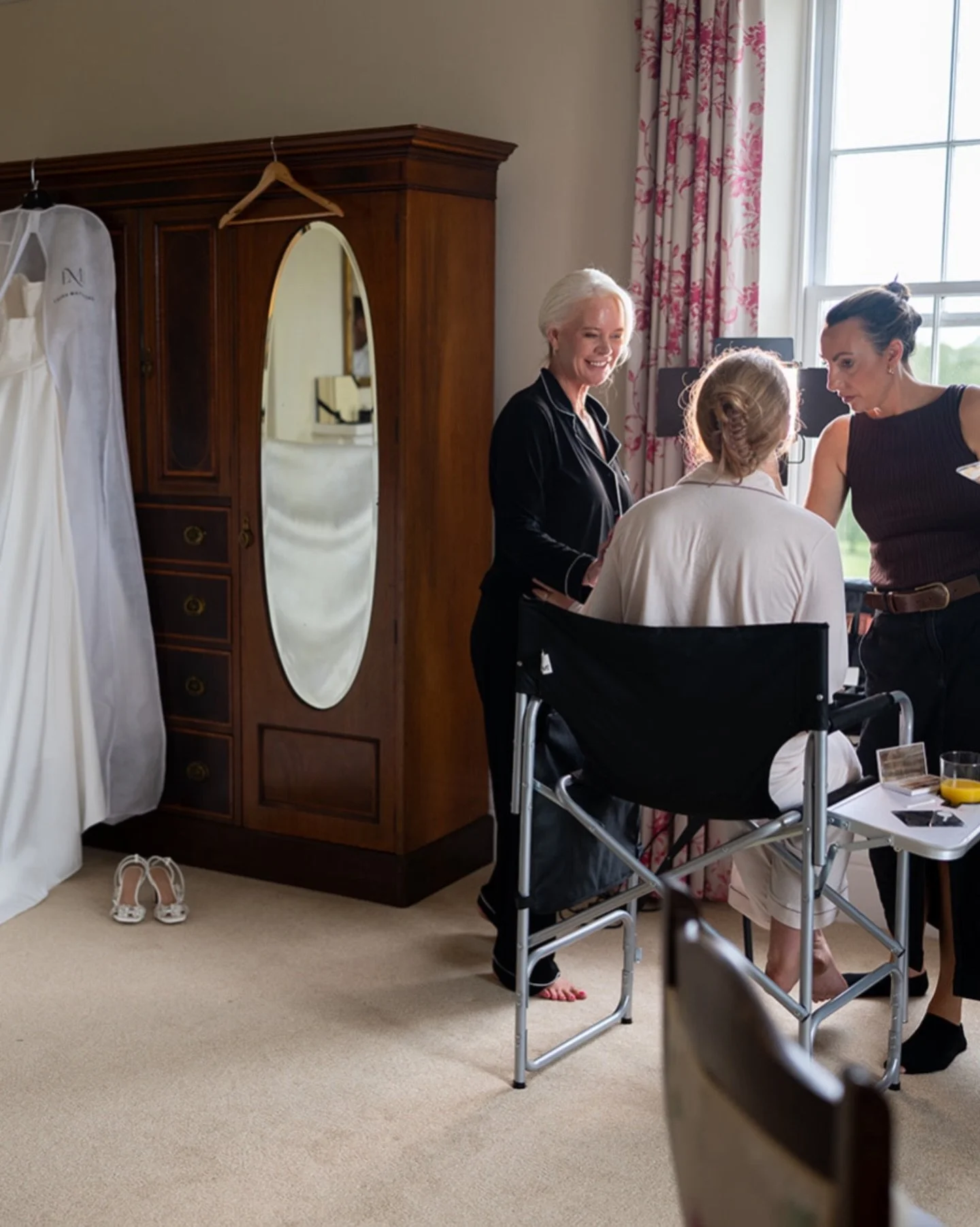 The Brilliant Bride &mdash; doing what we do best. 🤍

Bridal hair &amp; makeup, a glorious wedding morning, a beautiful venue, incredible vendors&hellip; and every perfect moment captured by the very talented @acronymphotography 

What more could yo