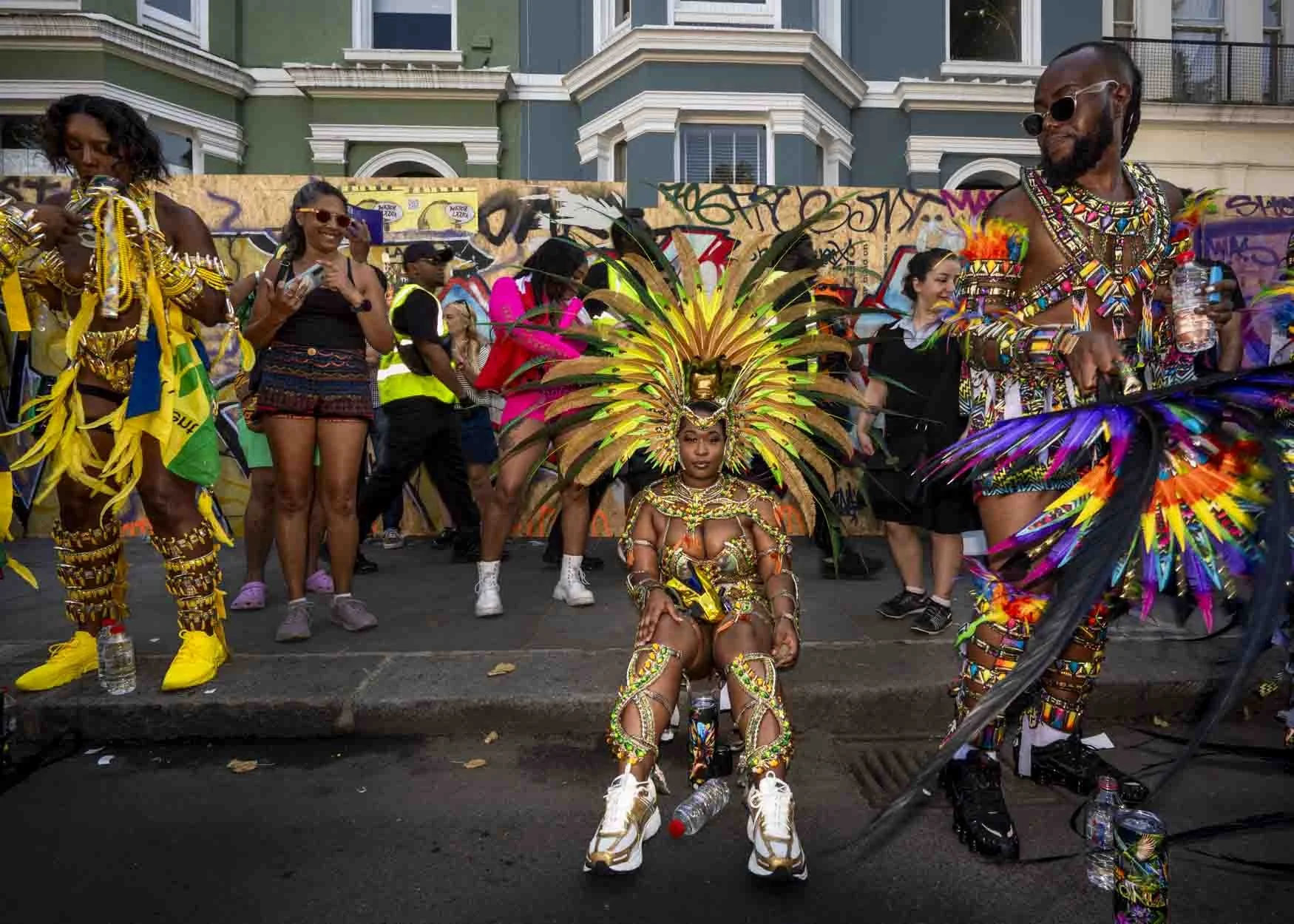 Just Before the Dancing.
London, Notting Hill Carnival 2025. The largest carnival in Europe that takes place over two days of the last weekend of Aug.
Kappa Mounting 75x50cm Connect for Price 