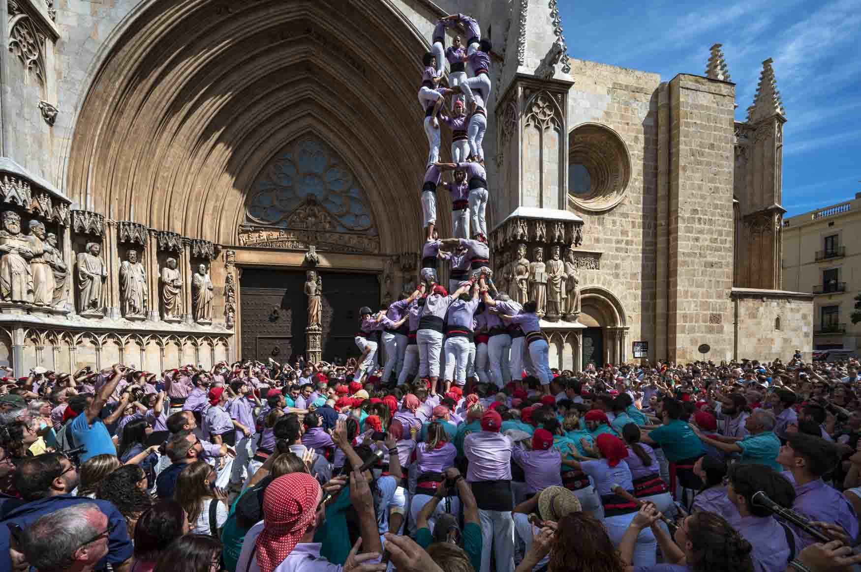 The Tower in its Glory.
The Castells or Human Towers are a Catalan tradition dating back to the early 18th century and declared by UNESCO as Heritage of Humanity. The Castell is comprised of those who climb up the tower and the wide base there to sup