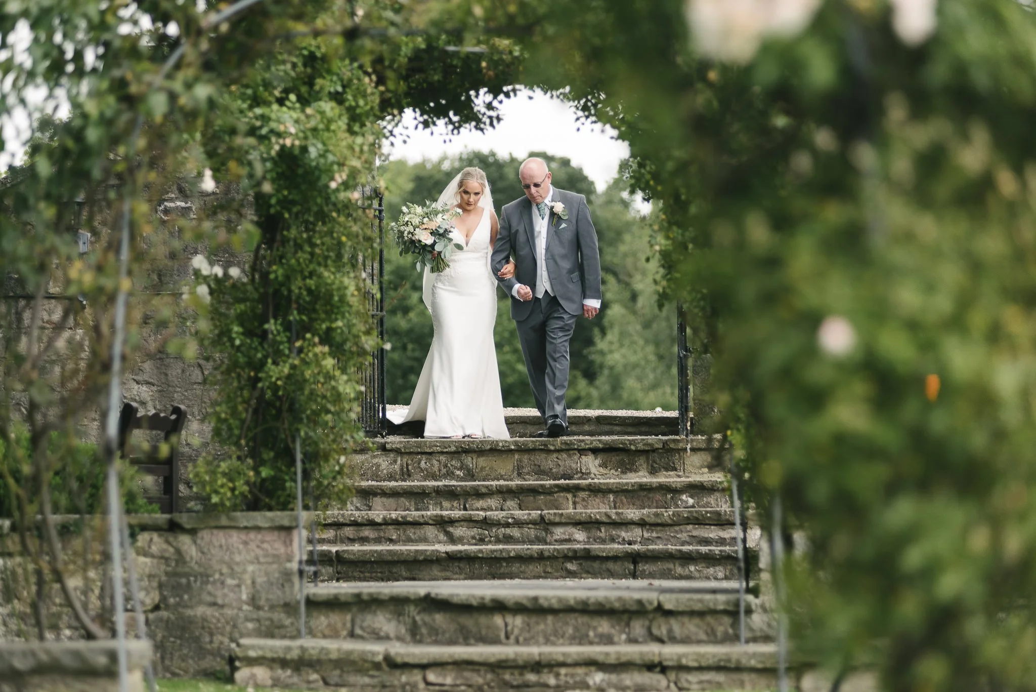 The bride and her dad arrive