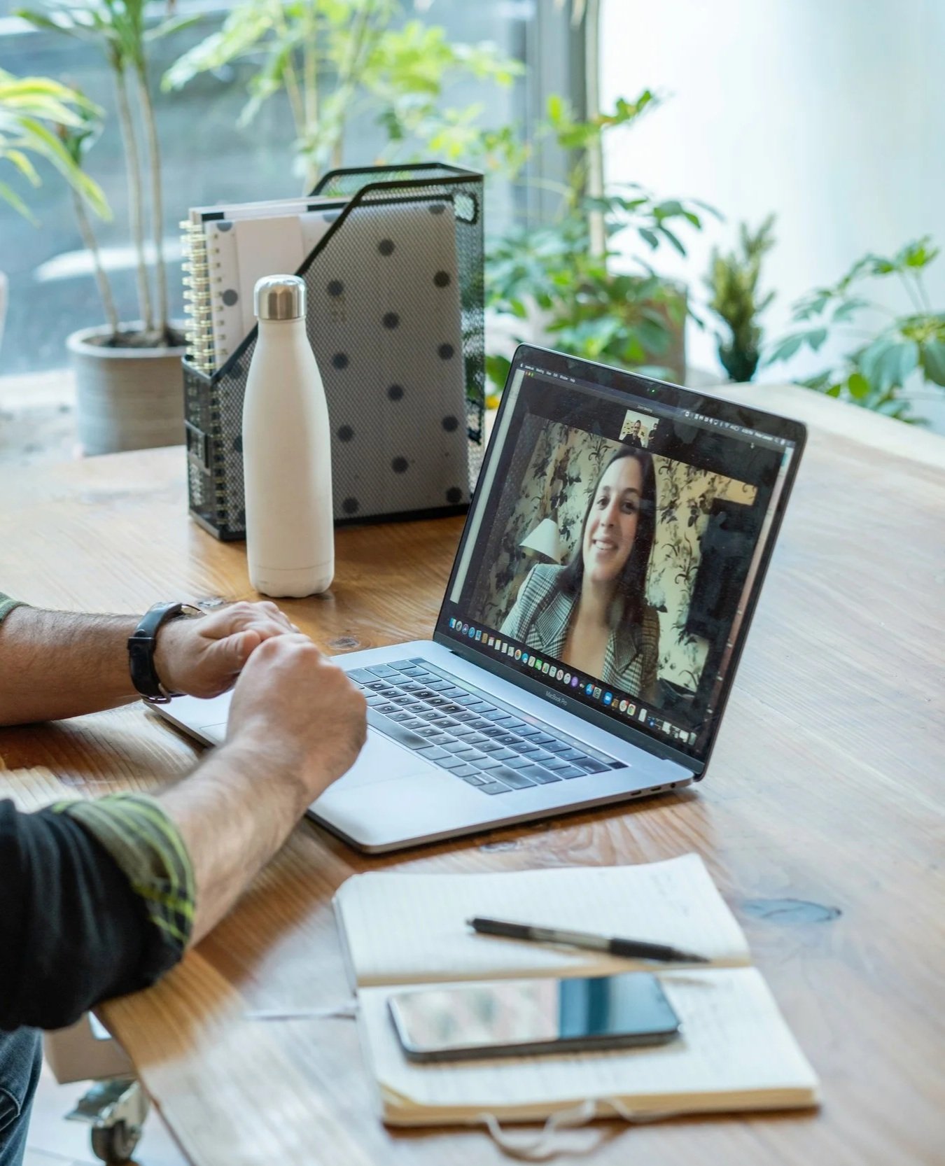 linkedin-sales-solutions-Be5aVKFv9ho-unsplash.jpg