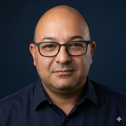 José Navarro — Senior Investigator