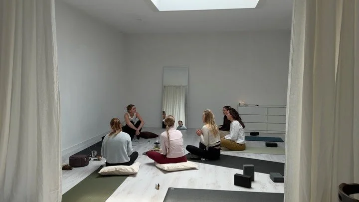 the reset ritual ⋆˚꩜｡ 

uit je hoofd - in je lijf: een ochtend met ademwerk, yin &amp; ayurvedische handvatten 🤍 

#breathwork #yinyoga #rotterdam