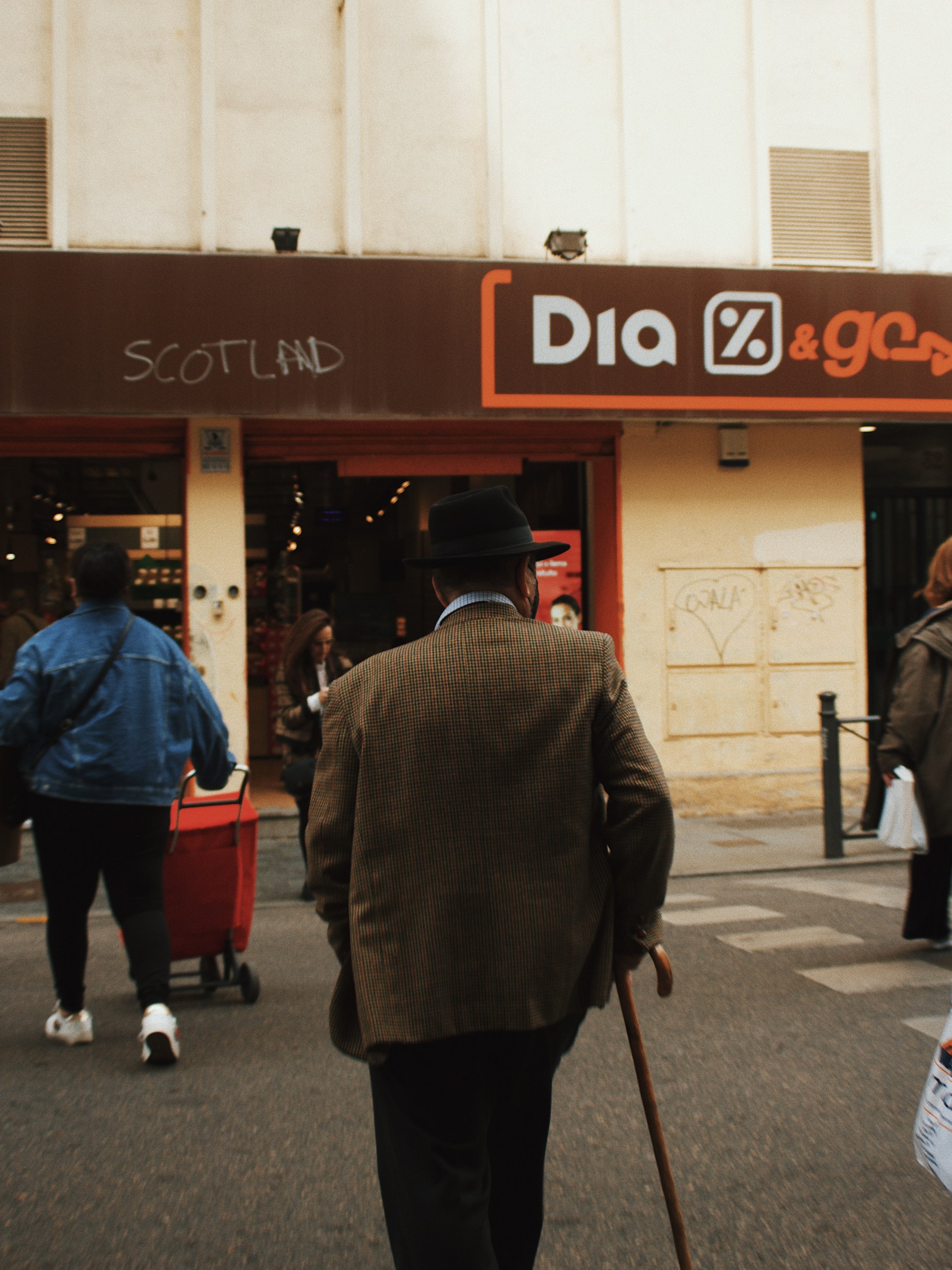 UNSCRIPTED MOMENTS - SPAIN