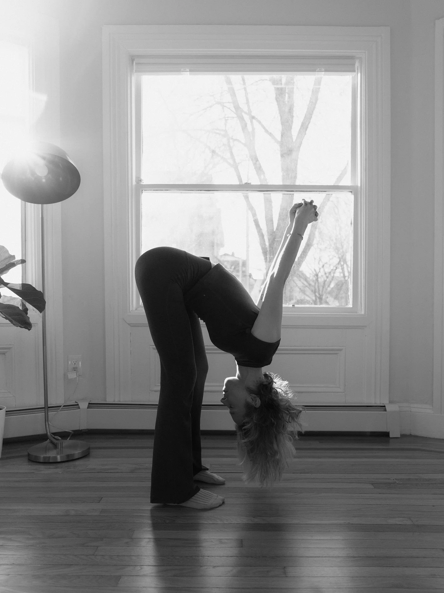 &hearts;️ join Olivia for heart openers &amp; a gratitude-focused flow tomorrow at 5pm at @shopbloompvd !! link in bio to sign up ✔️
.
this will be Olivia's last class before our holiday break starting after next week! ✨ classes next this week and ne