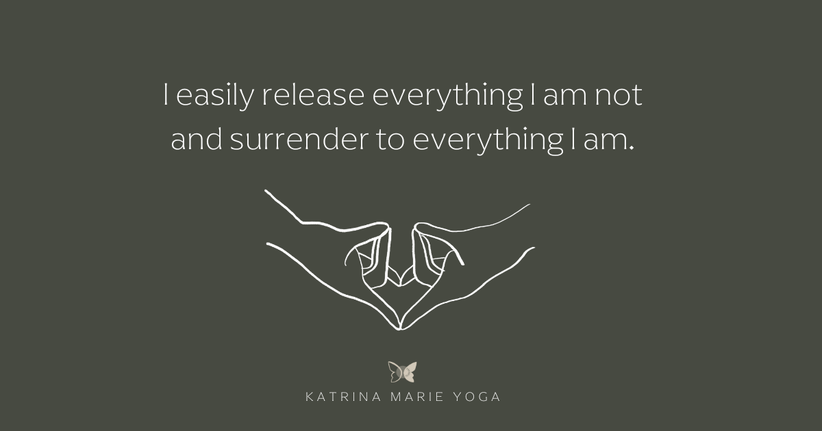 Pranidhana Mudra illustrated with the mantra “I easily release everything I am not and surrender to everything I am,” supporting grounding, surrender, and inner forgiveness.