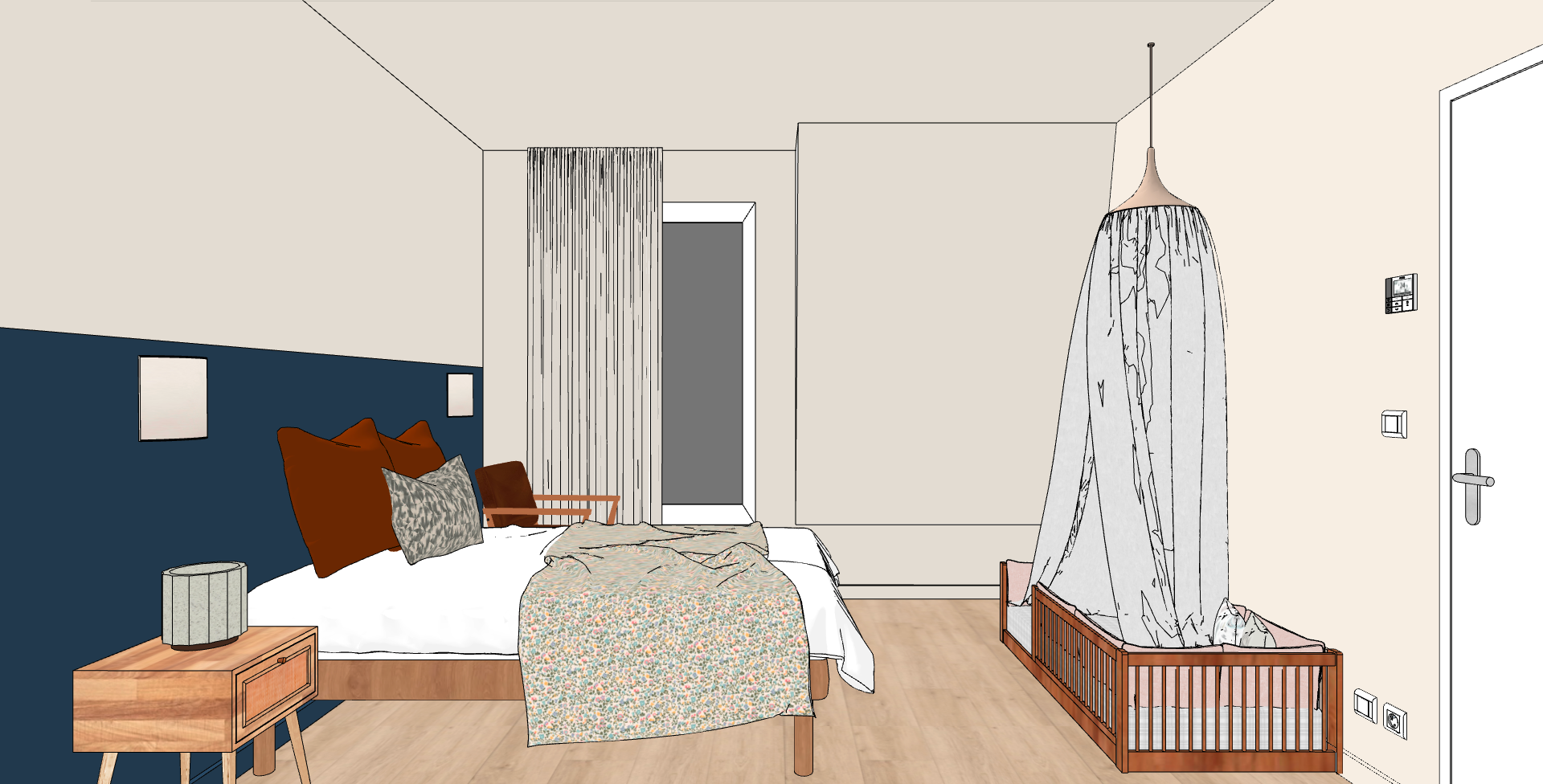 Vue d'une chambre avec un lit, des coussins, une table de nuit, une lampe, un panneau mural bleu, une fenêtre et un berceau avec une moustiquaire.