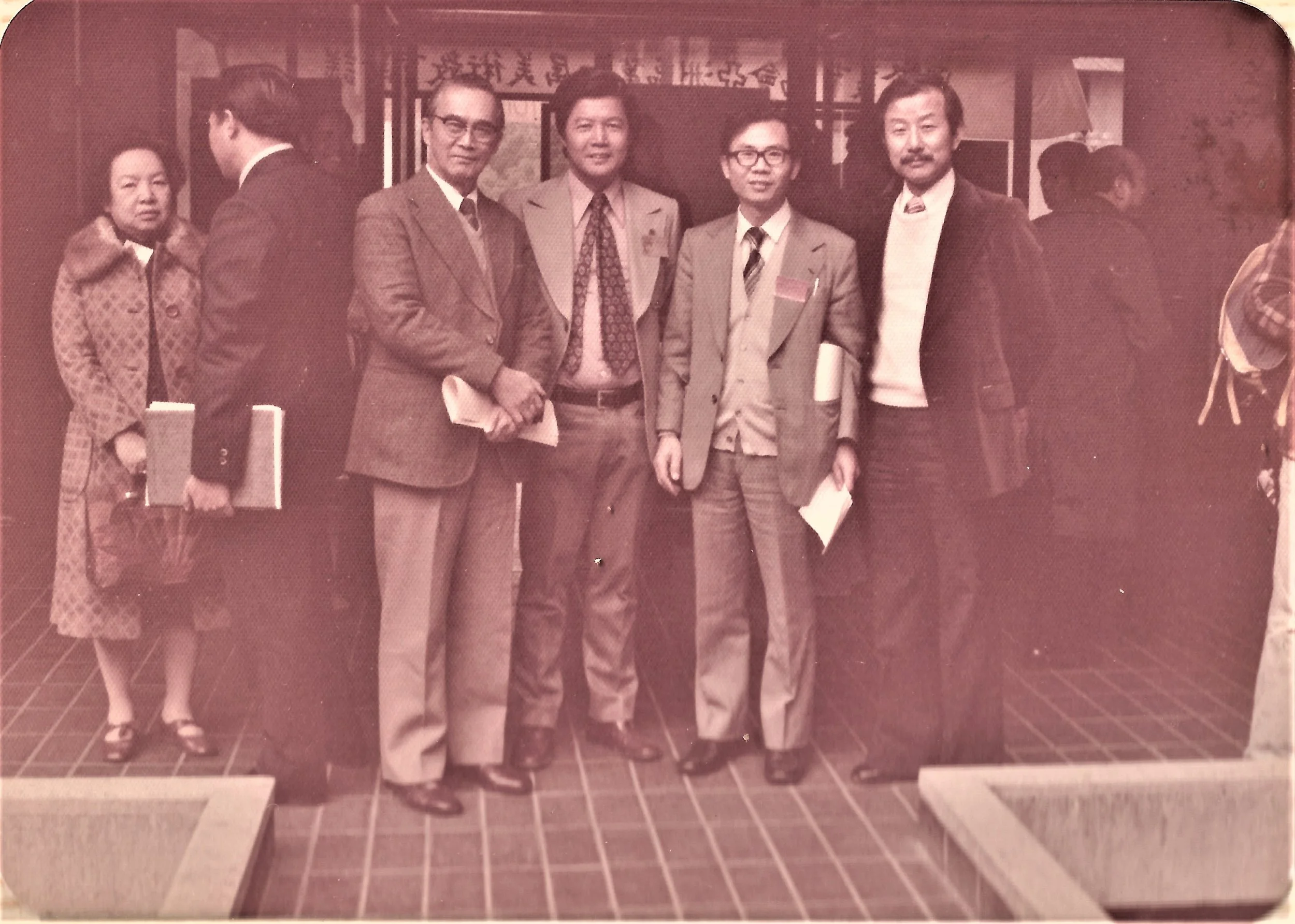 1981 左一田曼诗，左三，锺正山，XX，刘国松.jpg