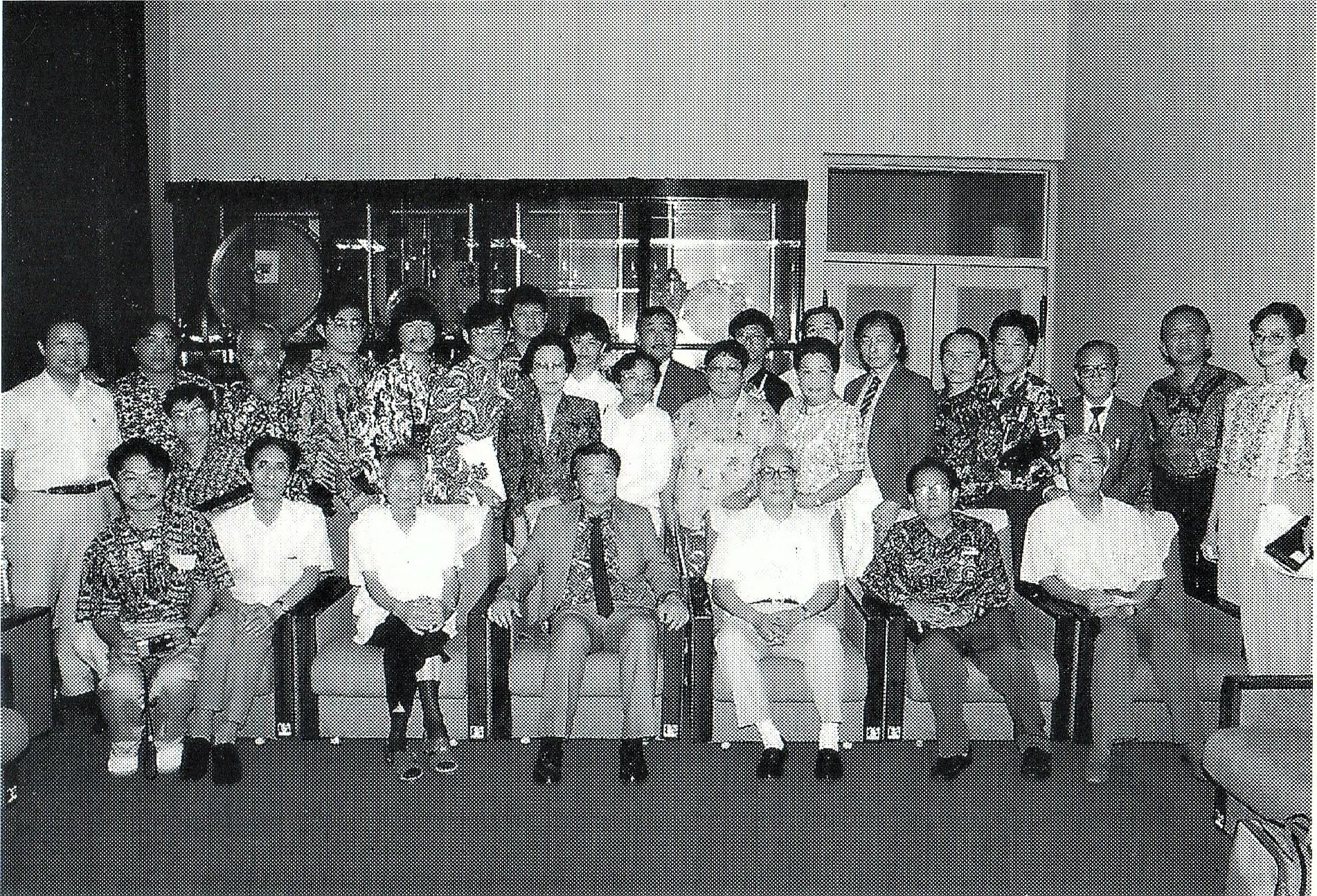 1991年 马来西亚华人文化协会美术访华团拜会中国文化艺术联合会 前排左二起至右：刘勃舒、吴冠中、锺正山、华君武-2.jpg