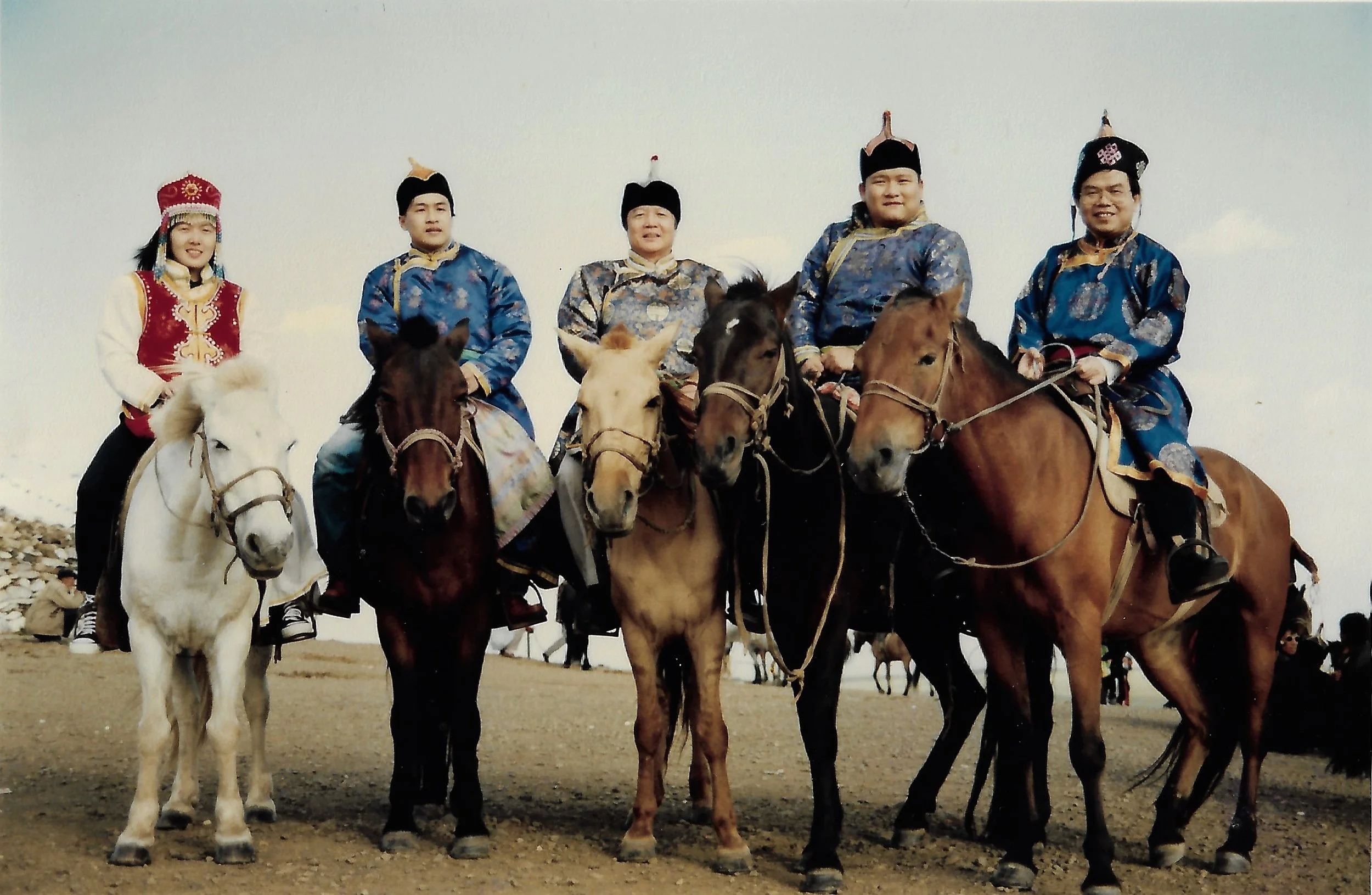 1996年 内蒙古大草原-左起：锺璟，李汉雄，锺正山，郑礼谦，李贵超.jpg