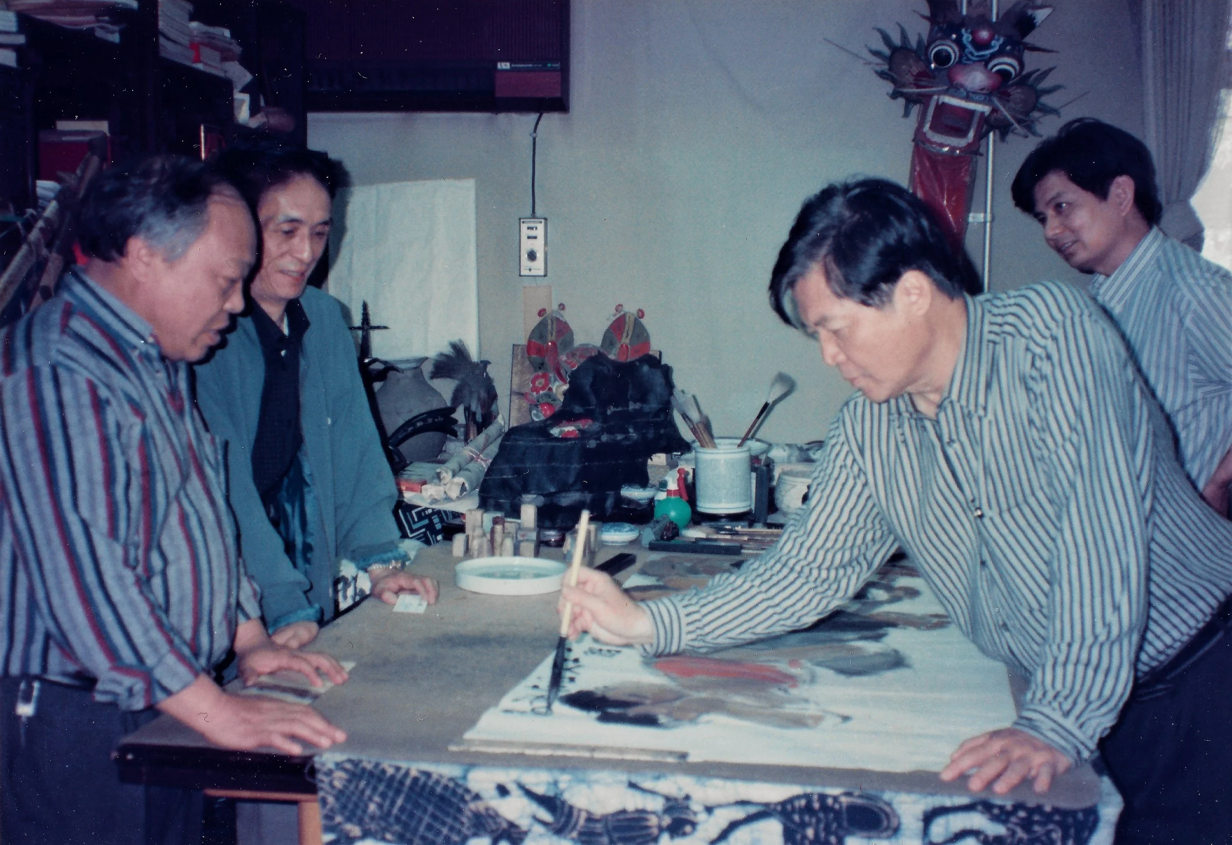 1998年5月18日 访中国画研究院 与刘勃舒院长雅集-吴晓平拍摄2.jpg