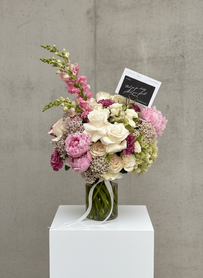 SEASONAL VASE BOUQUET