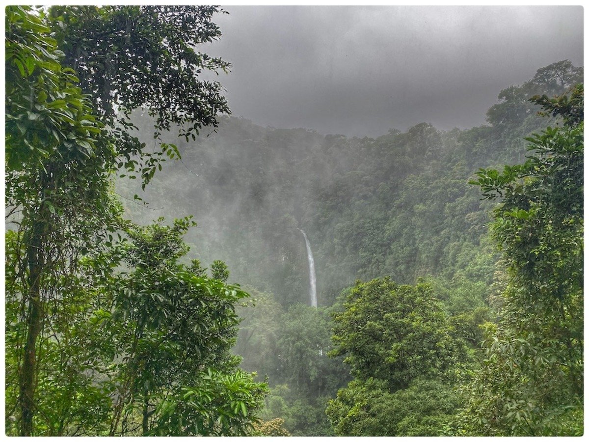 cr_la_fortuna_falls_5.jpg