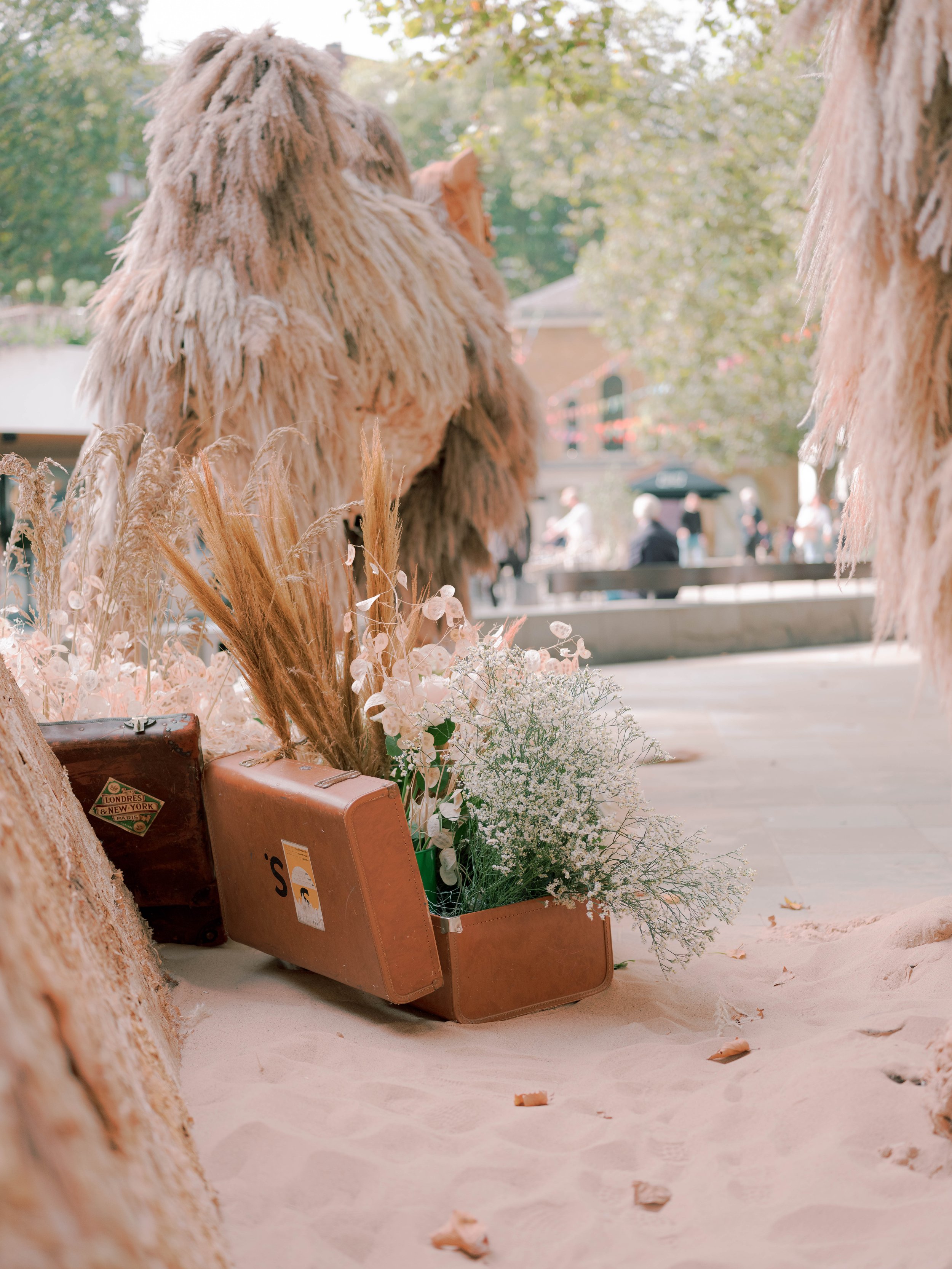 JoannaBriggsPhotographyAllForLoveChelseainBloom-320.jpg