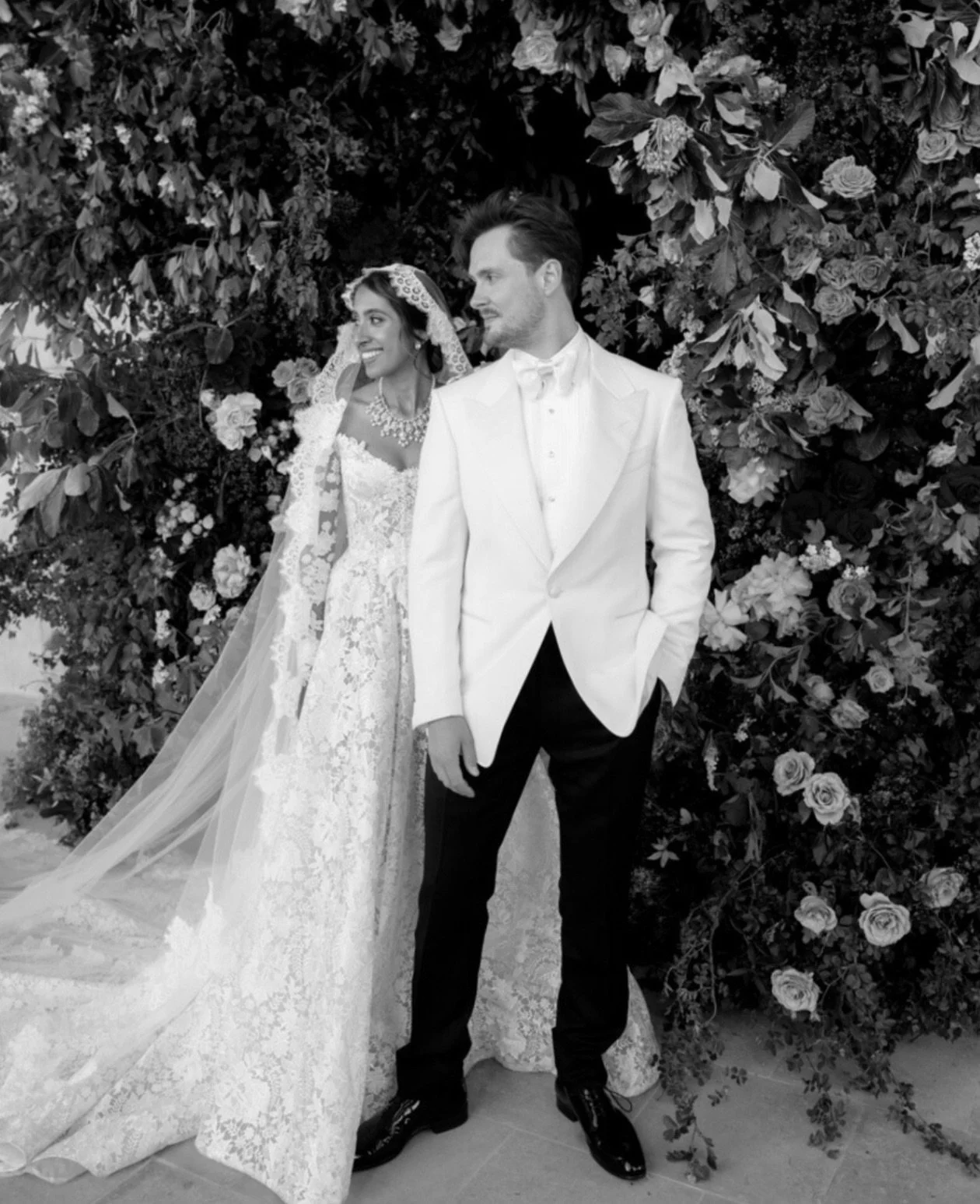 S&amp;N, the black and white edit. 🤍
.
.
.

.

@alicewilkes_design @rebeccasearlephotography @sesmail26 @orncweddings @eventconcept @galialahav @_mitchellandrew @christopherpaulfilms @comexentertainment 💫#allforlovelondon #allforlove #london #bride