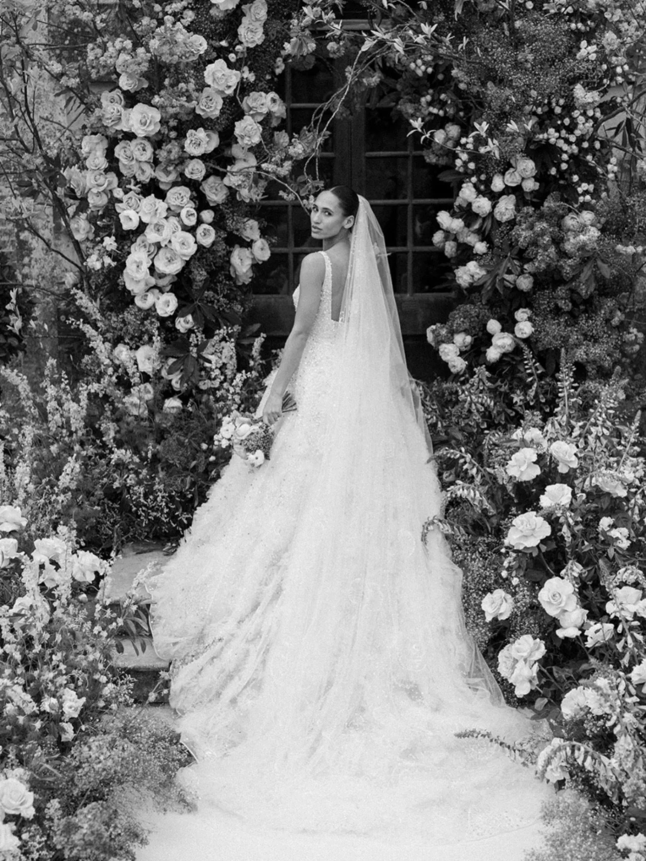 Starting 2026 with an arch post of course&hellip; because they are our fave signature! This one was an early spring one from last year that I&rsquo;m yet to share but the colour combo of pink and yellow and the gorgeous blossom is making me look forw