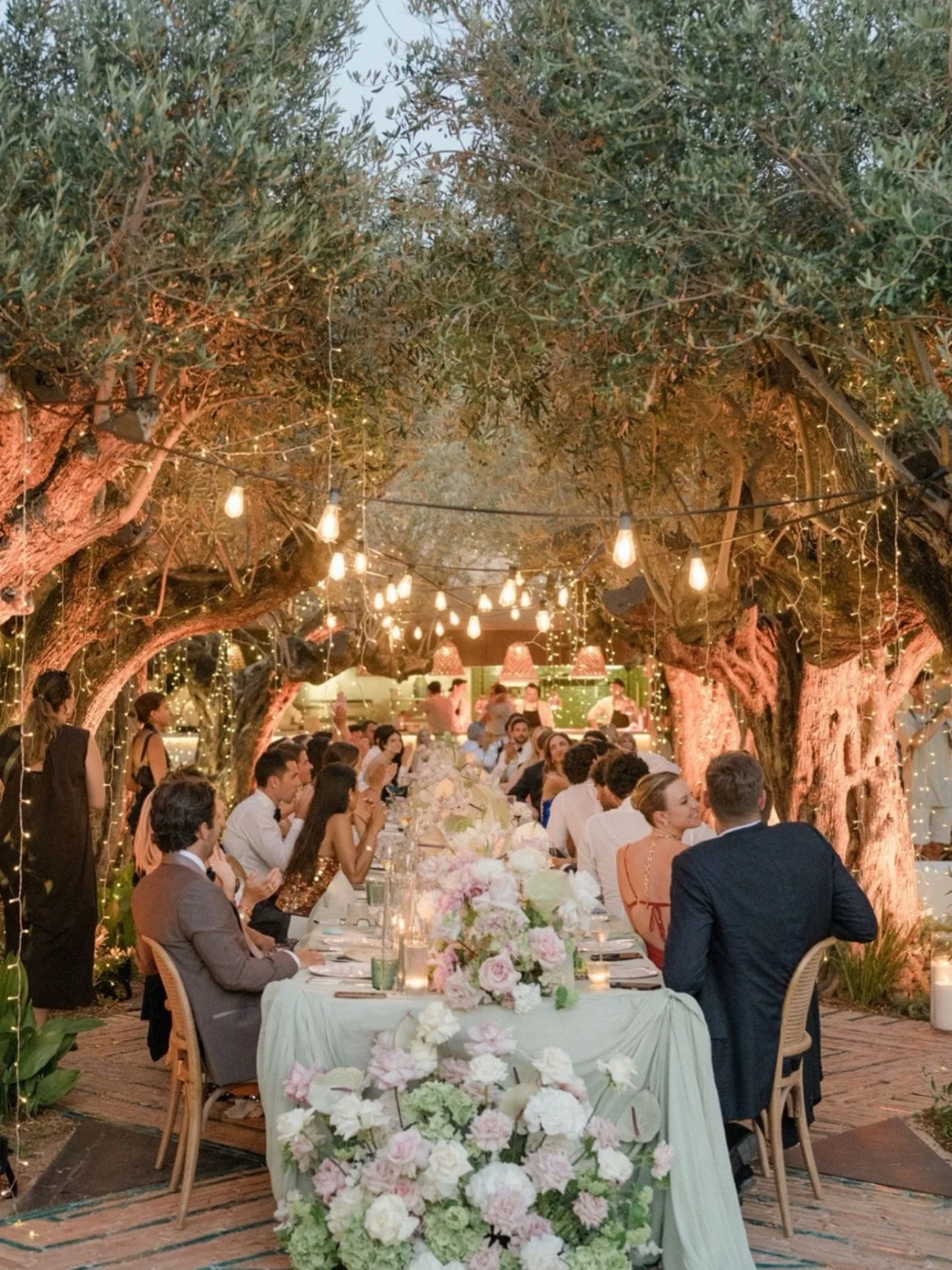 And then for the reception, where all the couples&rsquo; favourite people tucked in together to dine under the spanish olive trees. Pistachio and pale pink everywhere you looked. Honestly&hellip; it just felt so special and totally loved this colour 