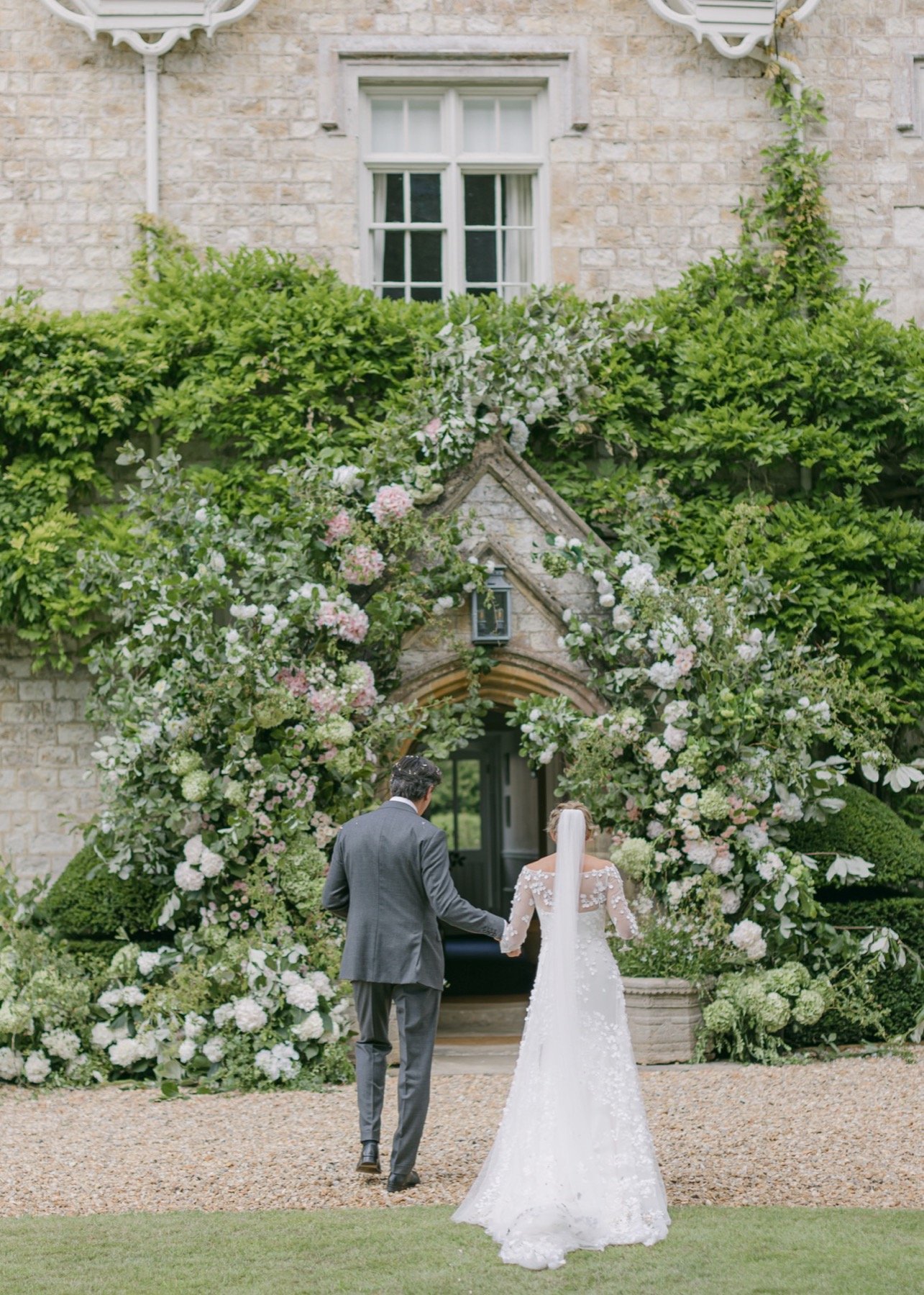 luxury-wedding-arch-flowers-9.jpg