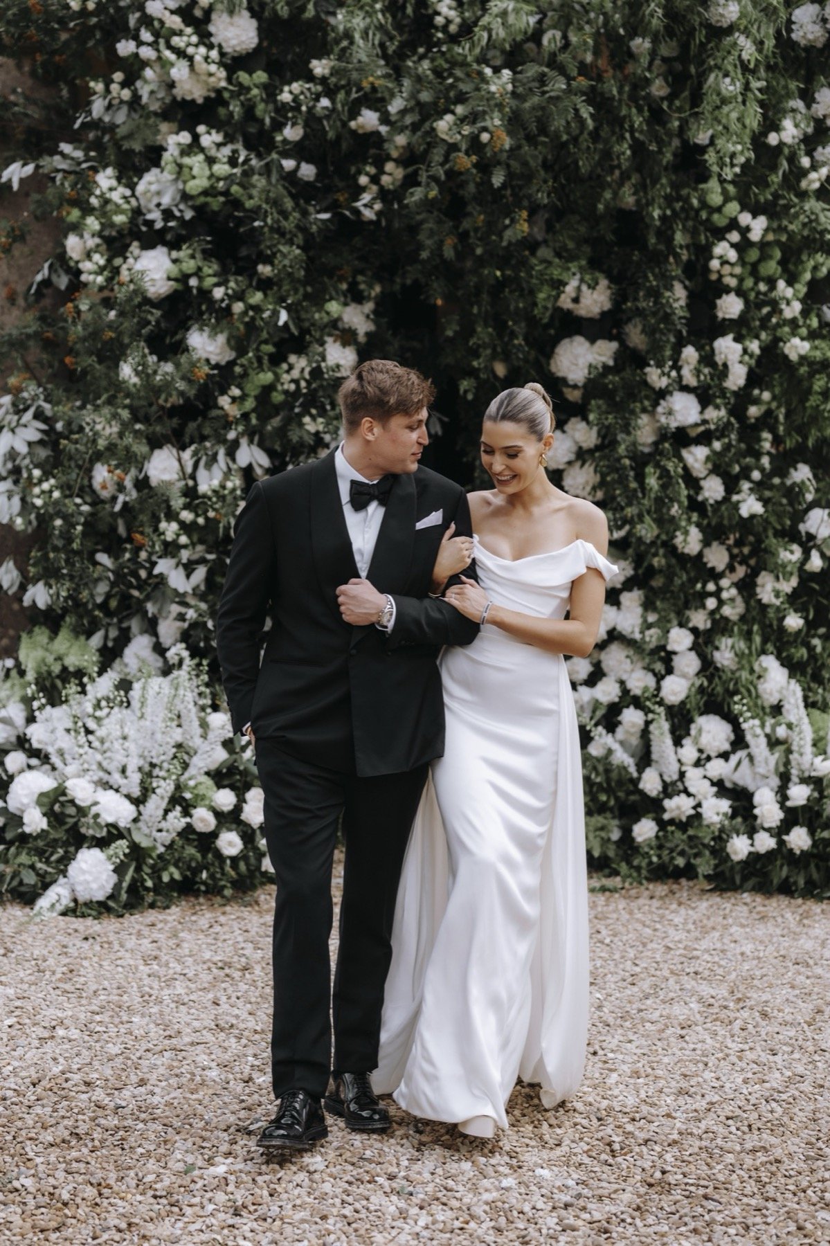luxury-wedding-arch-flowers-11.jpg