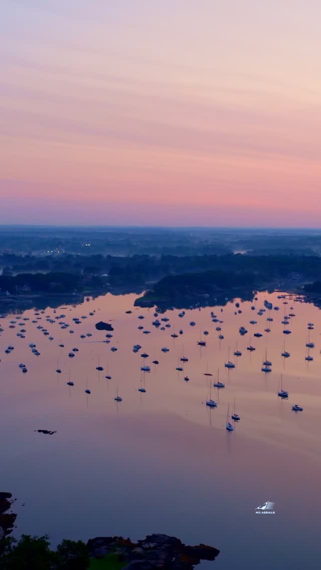 Early Bird in Motion 🌤️
#fisher #fishing #earlybird #crackofdawn #goldenhour #dji #mavic4pro #dronevideo #dronepilot #nyc #sunrise #colors #beauty