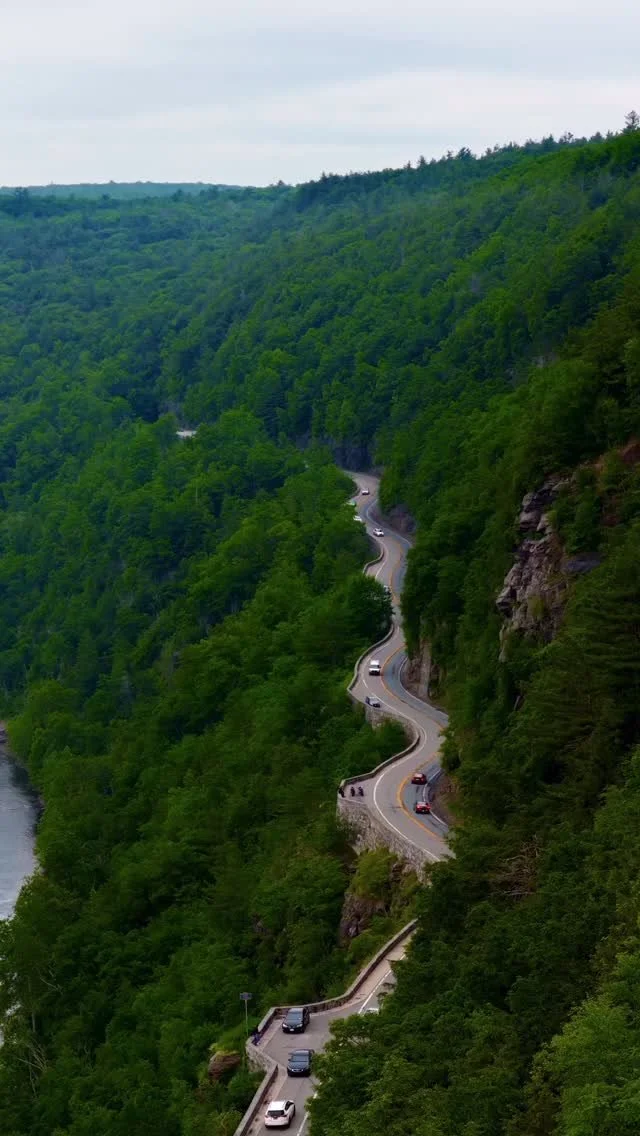 Hawks Nest Epic Drive 🔥🔥
#dronevideo #dronelife #beautifuldestinations #ny #hawksnest #summer #dronephoto #nature #trees #mountains #dji #mavic4pro