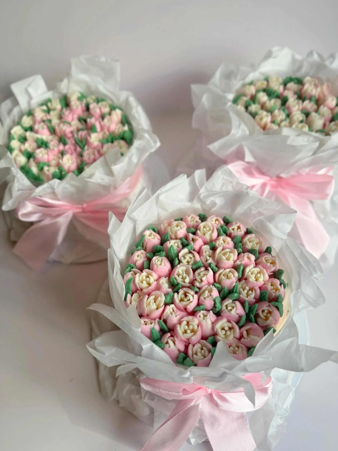 Mother&rsquo;s Day Floral Bouquet Cakes are now live for pre-order! 💐 

🎂 6&rdquo; 2-layer cake, choice of vanilla-almond or chocolate cake with optional raspberry filling. $70

📍 Pickups Friday 5/8 4-6pm, Saturday 5/9 9-10am &amp; Sunday 5/10 8-9
