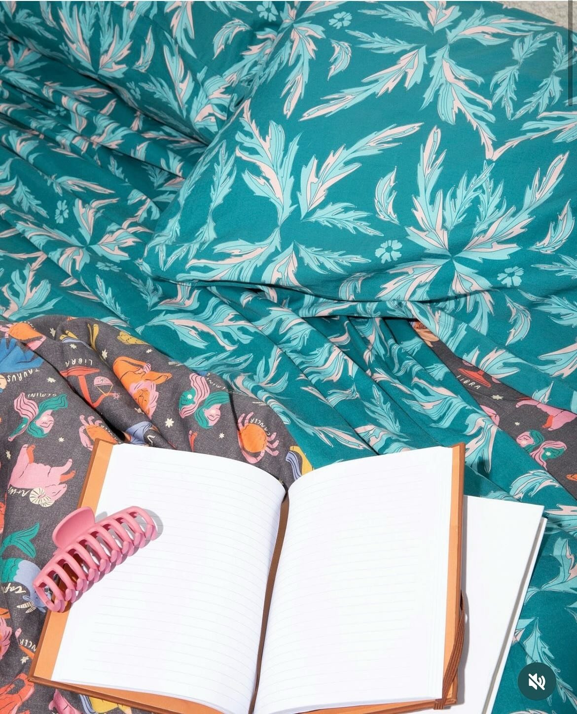 Today is the day! I am so happy to be a collaborator with 11thHour @11thhour__ and their launch of mix and match sustainable bedding sets that are &ldquo;fun and conscious as you are!&rdquo; 

Their launch bedding includes Kaleidoscope by yours truly